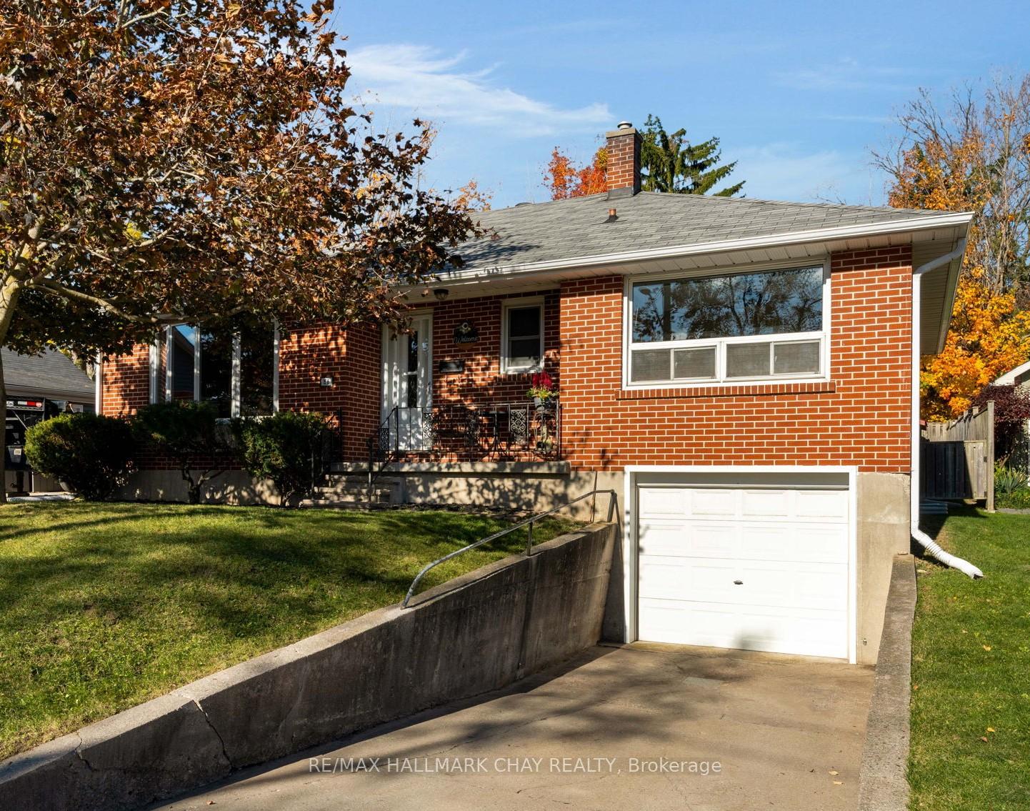 Photo 1 of 36 Grove Street E, Barrie, Wellington — HOMEH