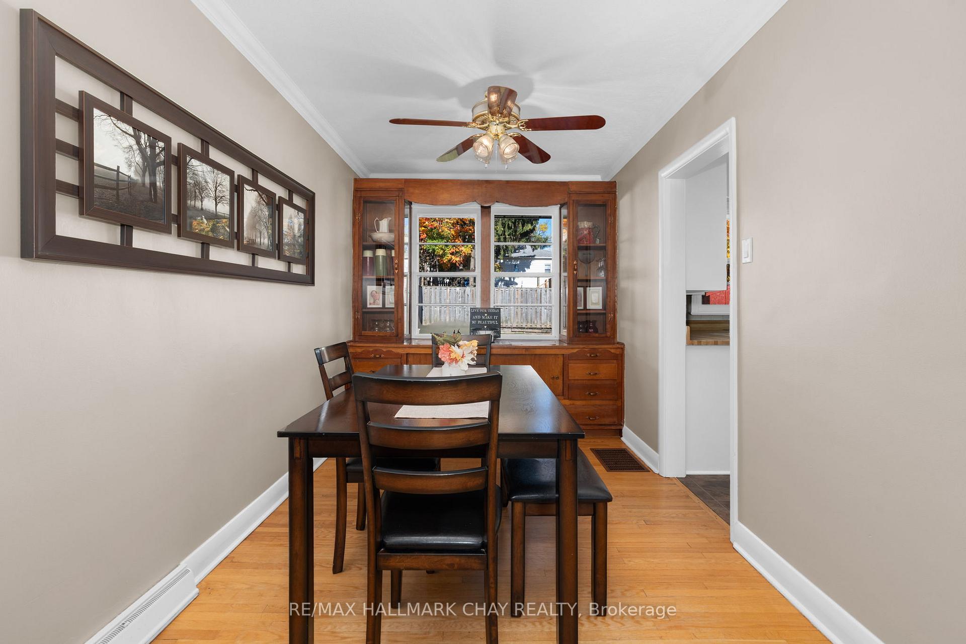 Photo 10 of 36 Grove Street E, Barrie, Wellington — HOMEH