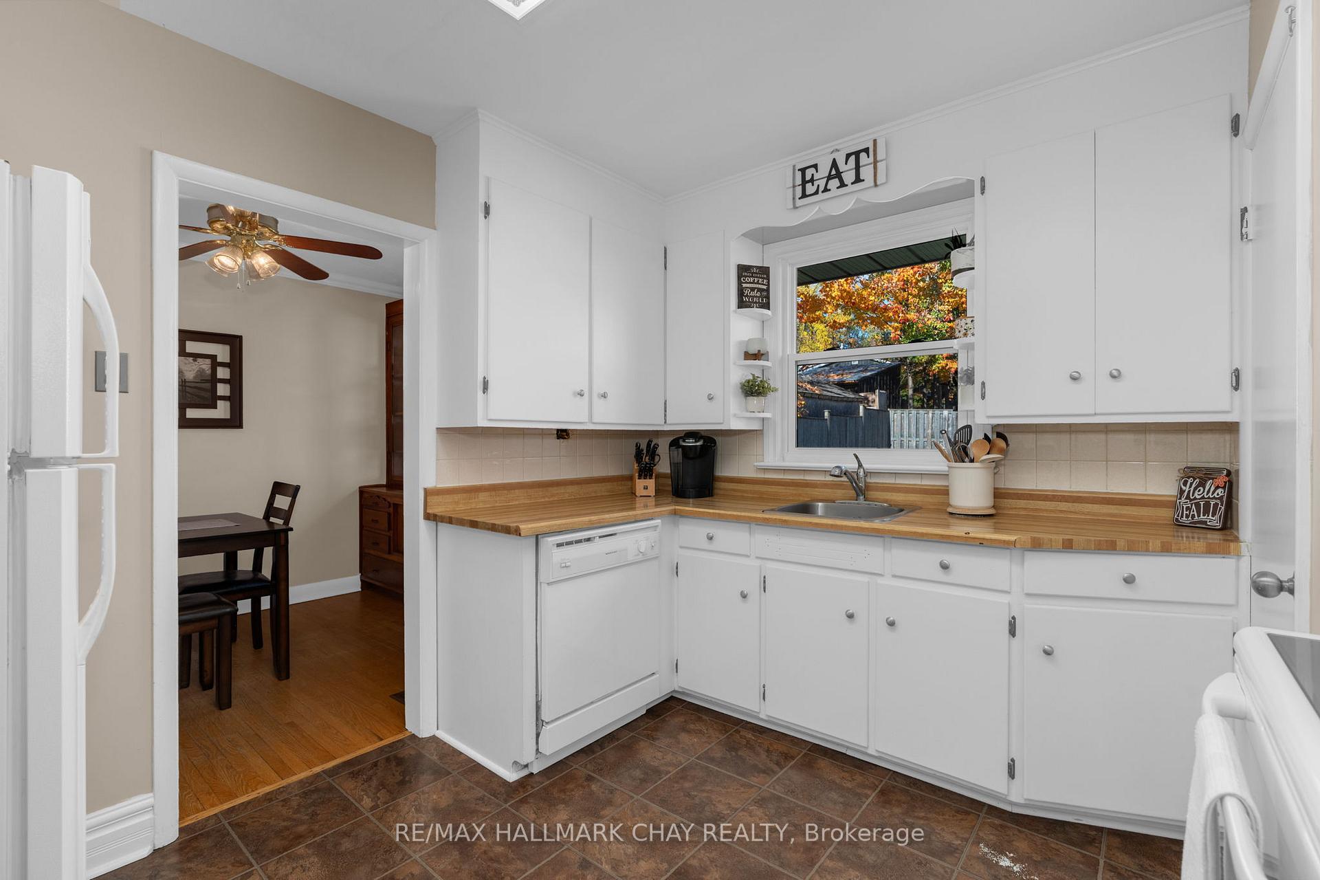 Photo 11 of 36 Grove Street E, Barrie, Wellington — HOMEH