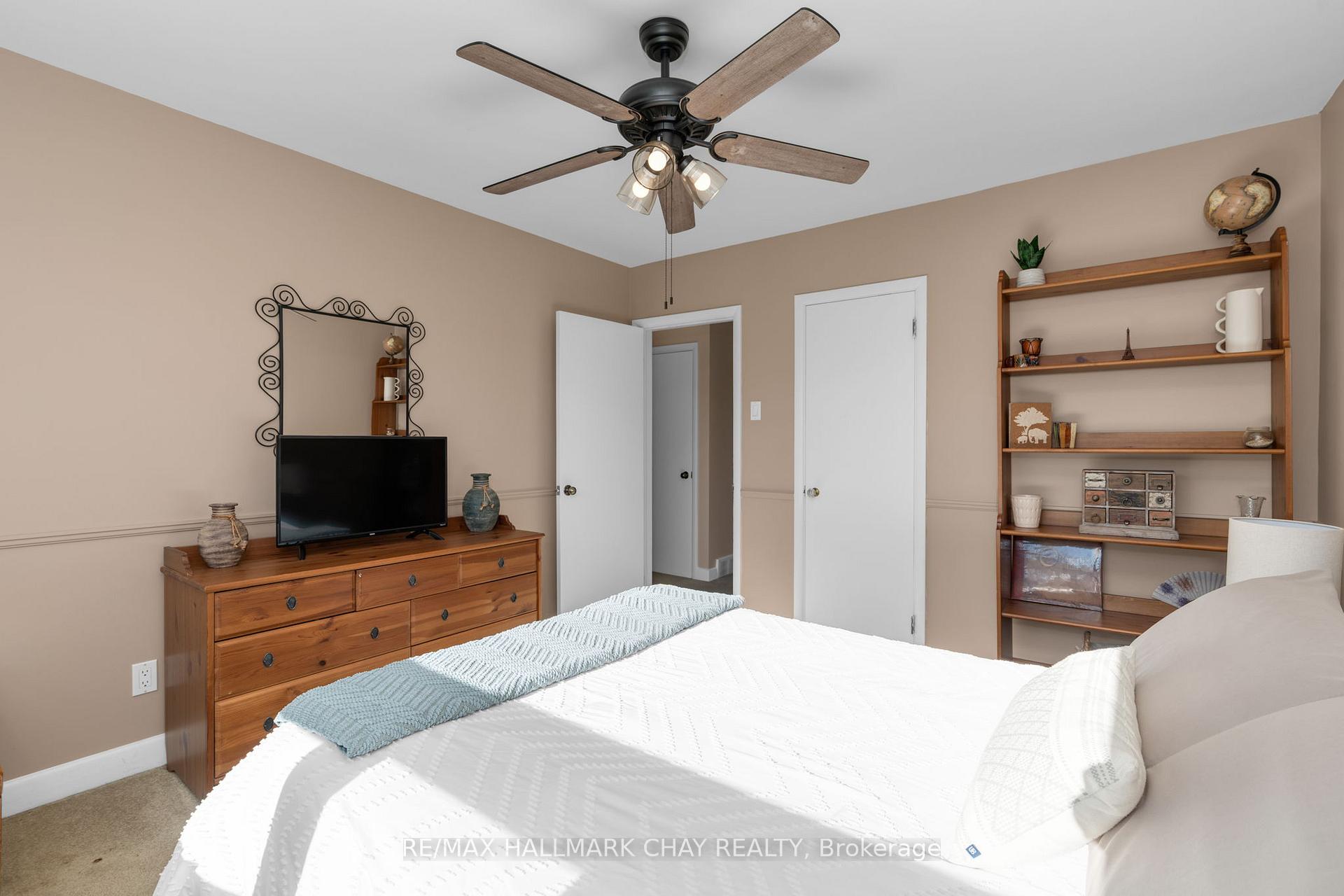 Photo 13 of 36 Grove Street E, Barrie, Wellington — HOMEH
