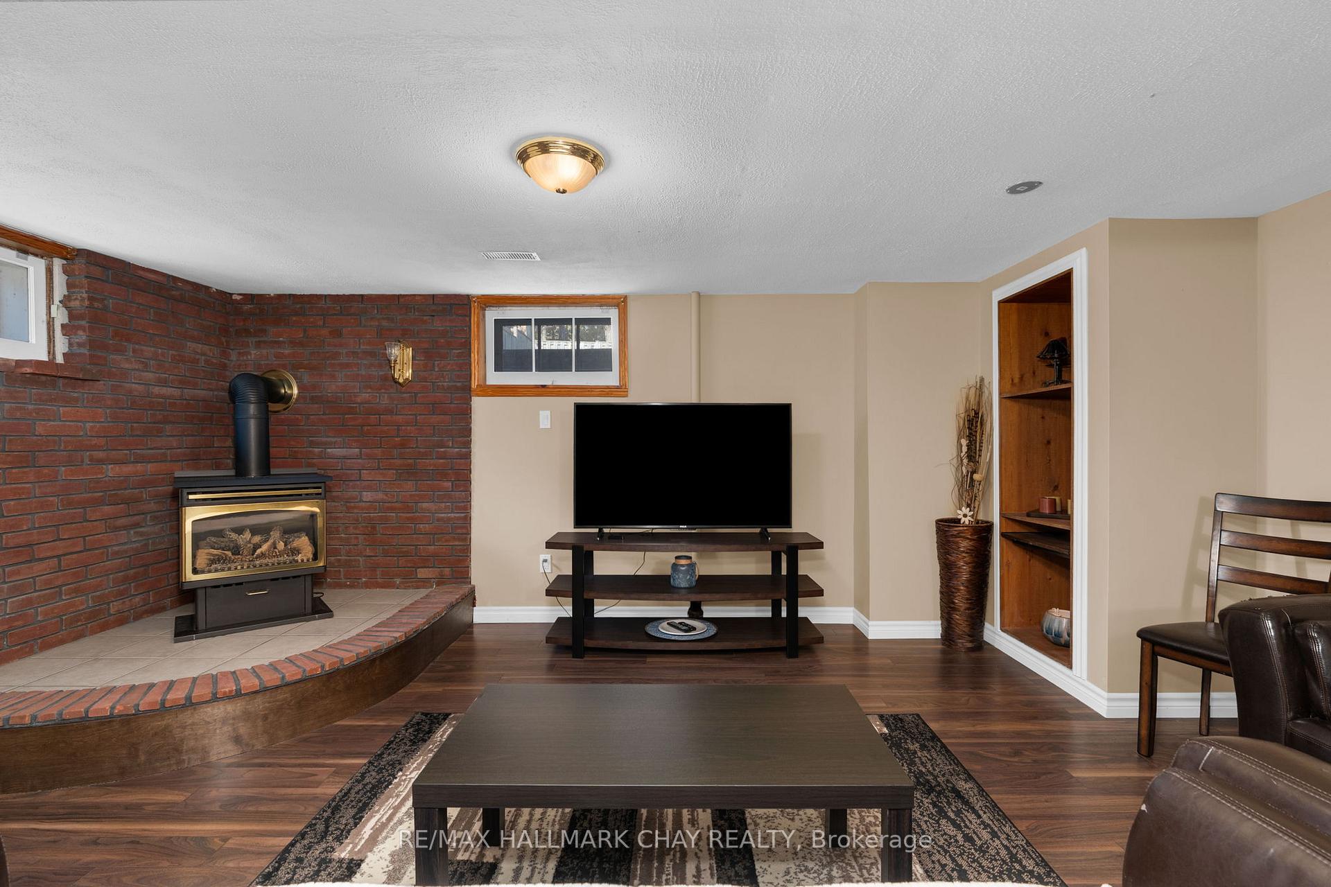 Photo 14 of 36 Grove Street E, Barrie, Wellington — HOMEH