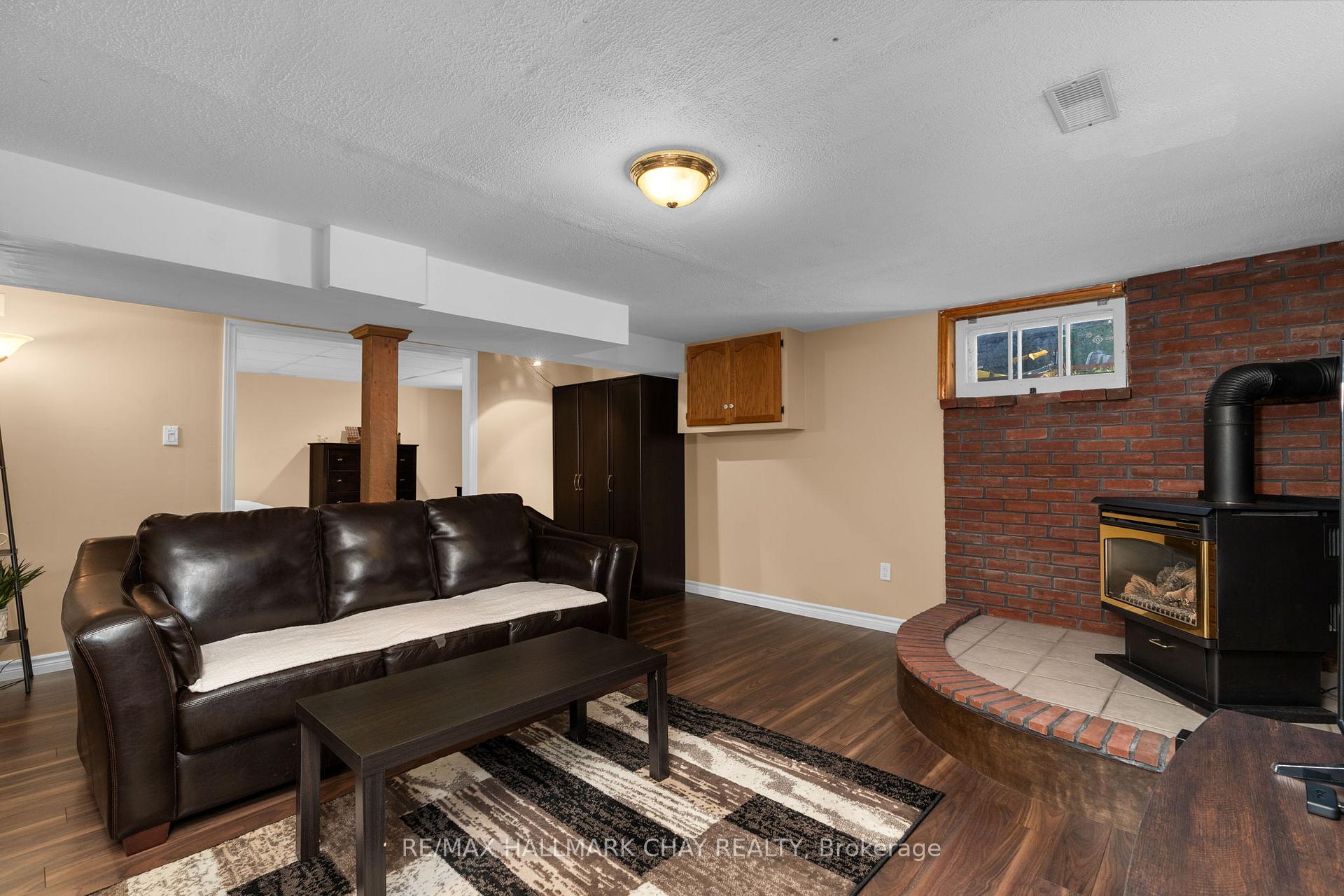 Photo 19 of 36 Grove Street E, Barrie, Wellington — HOMEH