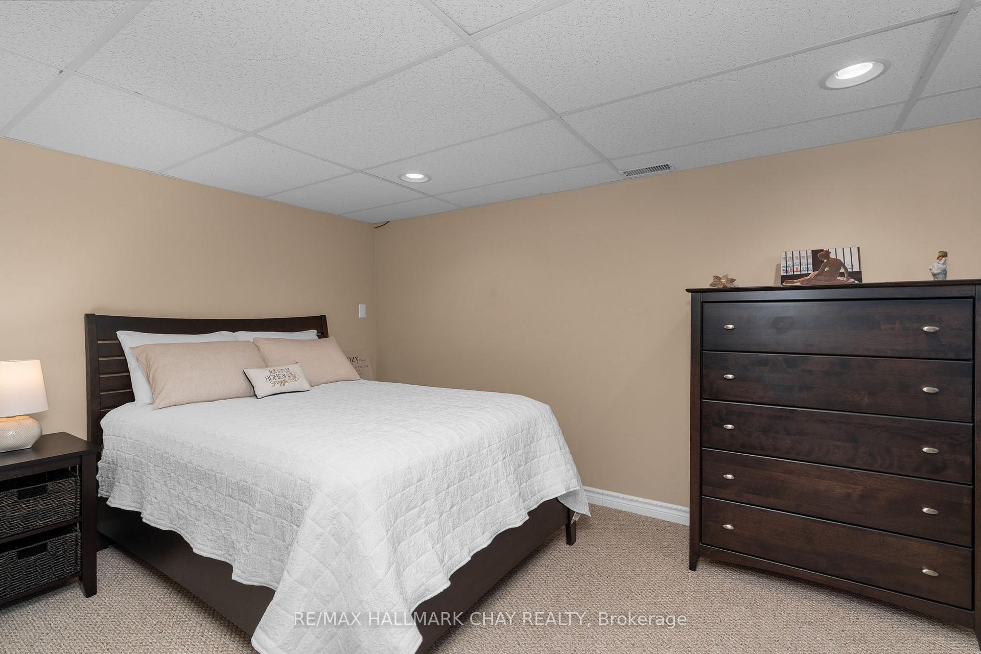 Photo 17 of 36 Grove Street E, Barrie, Wellington — HOMEH