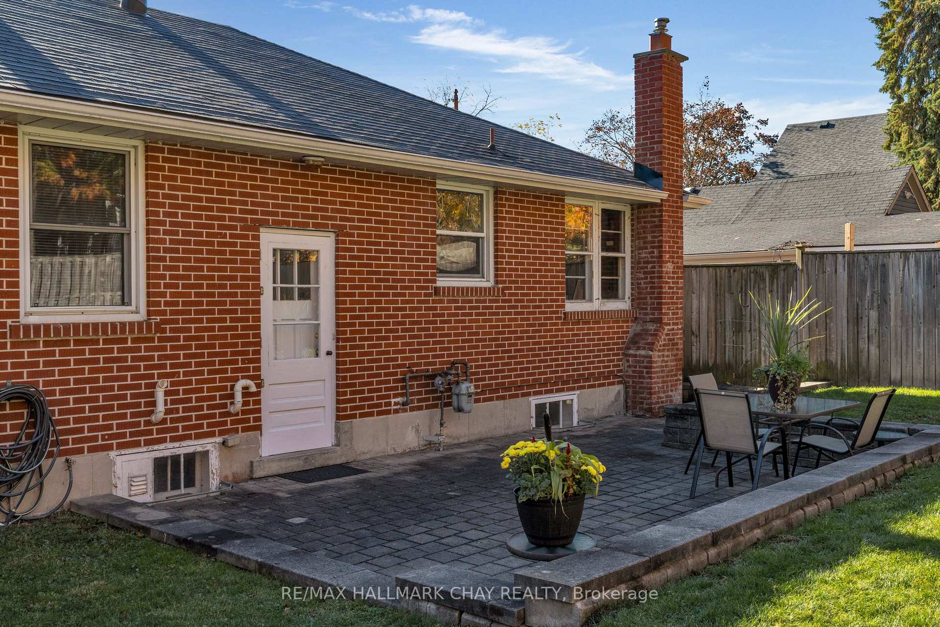 Photo 18 of 36 Grove Street E, Barrie, Wellington — HOMEH