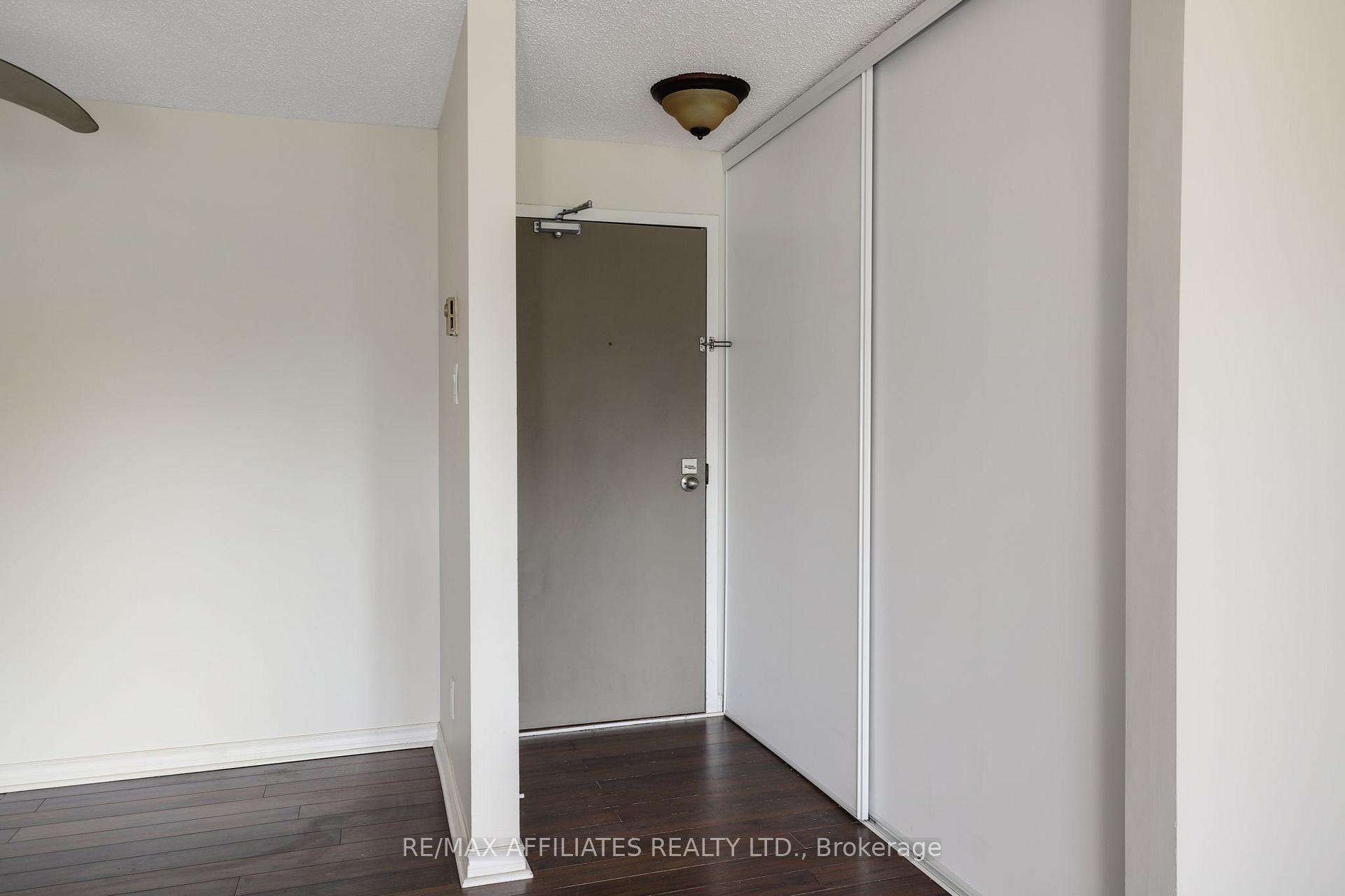 Photo 4 of Unit 307, 6532 Bilberry Drive, Ottawa, Orleans Wood — HOMEH
