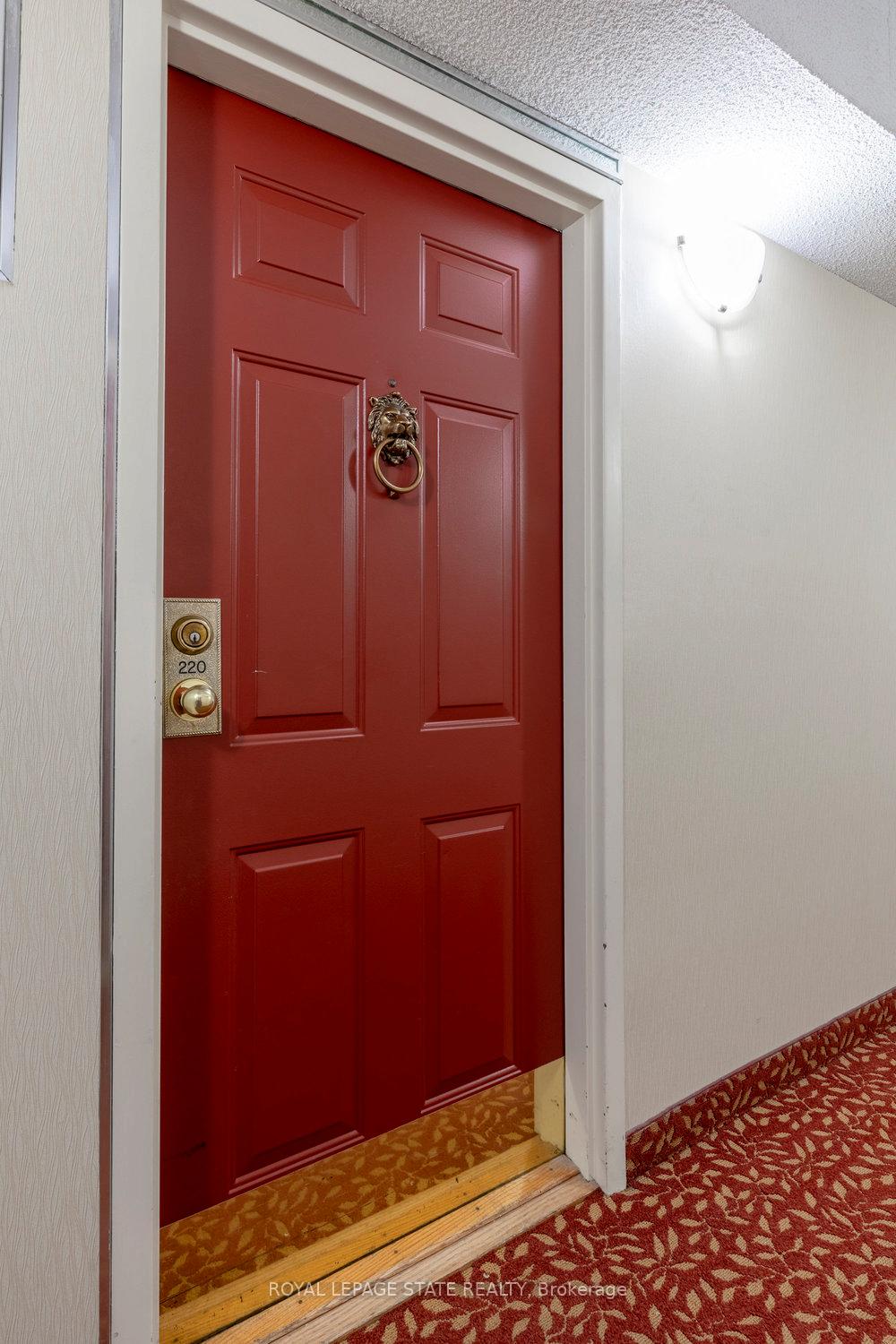 Photo 5 of Unit 220, 150 Wilson Street W, Hamilton, Ancaster — HOMEH