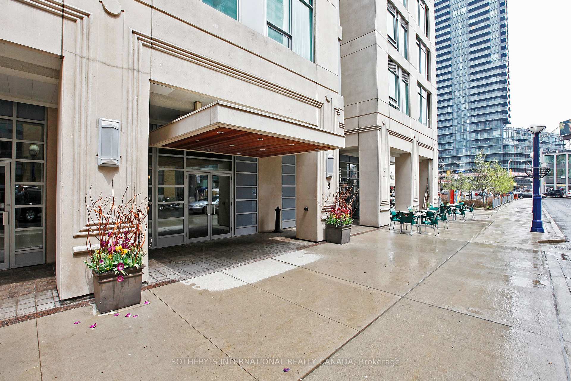 Photo 2 of Unit 703, 8 Scollard Street, Toronto, The Annex — HOMEH