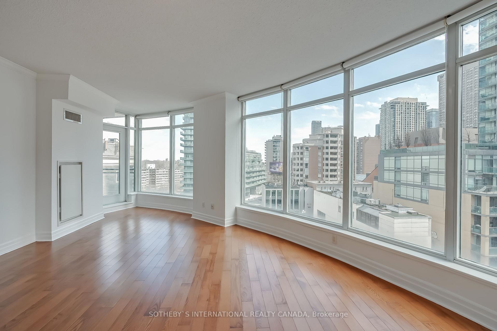 Photo 6 of Unit 703, 8 Scollard Street, Toronto, The Annex — HOMEH