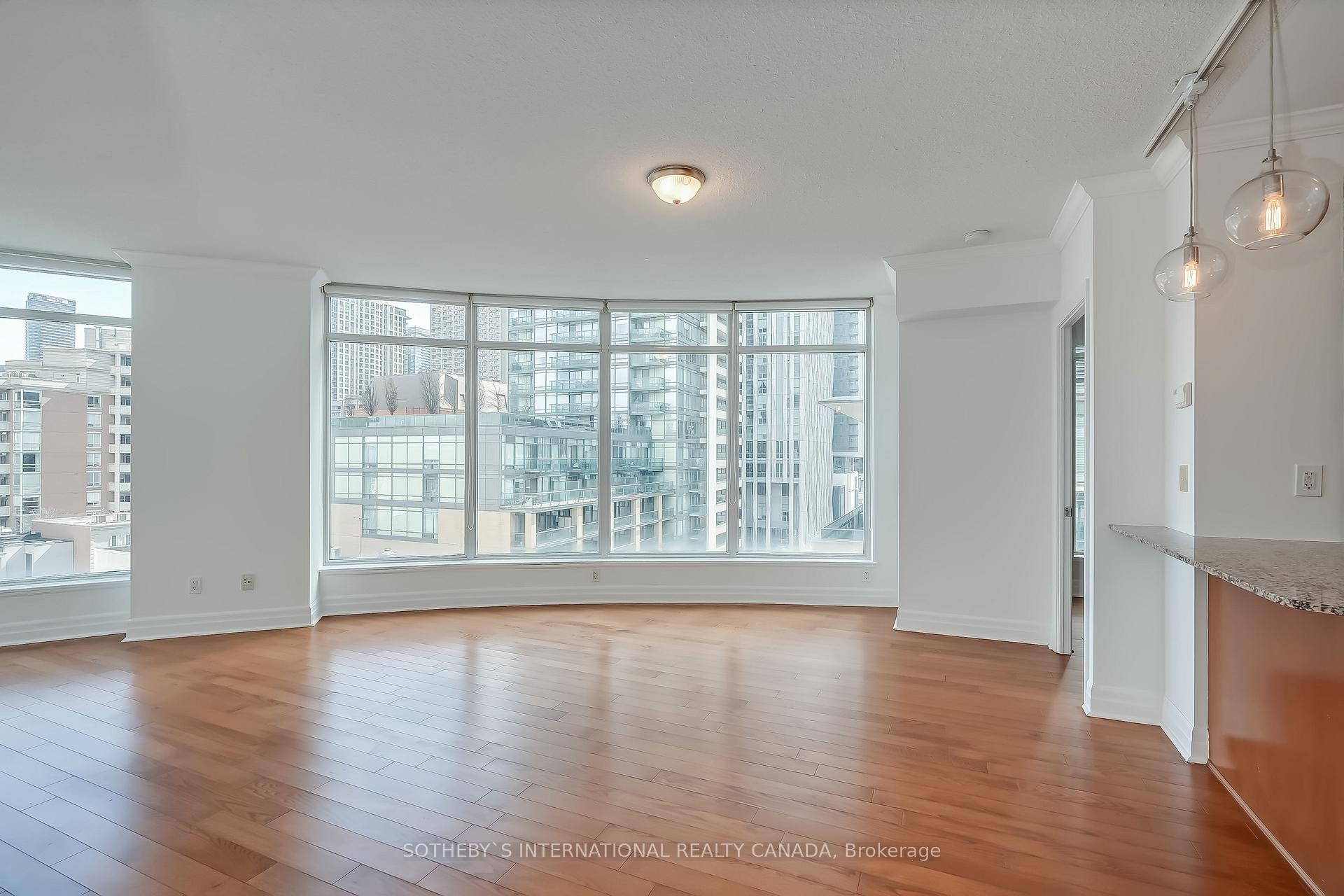 Photo 11 of Unit 703, 8 Scollard Street, Toronto, The Annex — HOMEH