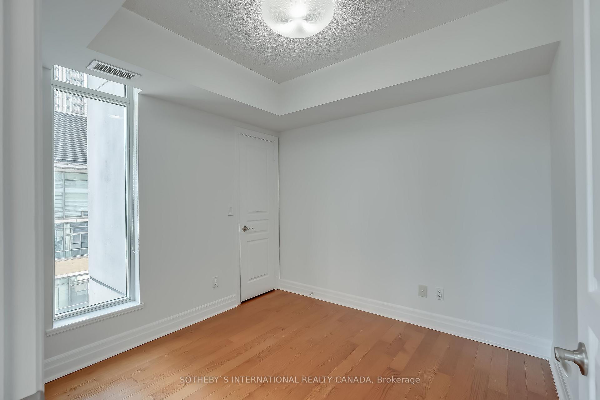 Photo 13 of Unit 703, 8 Scollard Street, Toronto, The Annex — HOMEH