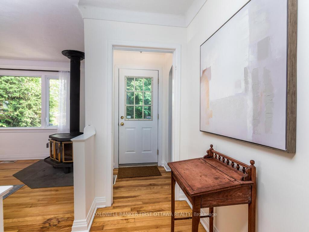 Photo 5 of 18 Sutton Place, Ottawa, City View/Skyline/Fisher Heights/Parkwood Hills — HOMEH