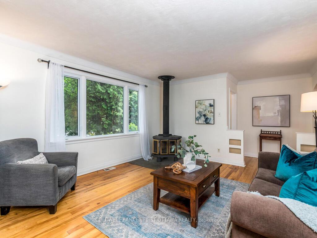 Photo 6 of 18 Sutton Place, Ottawa, City View/Skyline/Fisher Heights/Parkwood Hills — HOMEH
