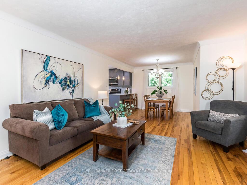 Photo 9 of 18 Sutton Place, Ottawa, City View/Skyline/Fisher Heights/Parkwood Hills — HOMEH