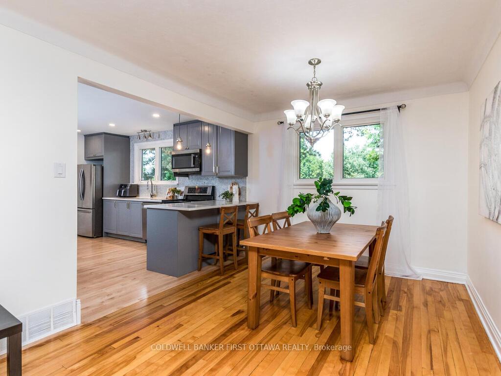Photo 10 of 18 Sutton Place, Ottawa, City View/Skyline/Fisher Heights/Parkwood Hills — HOMEH