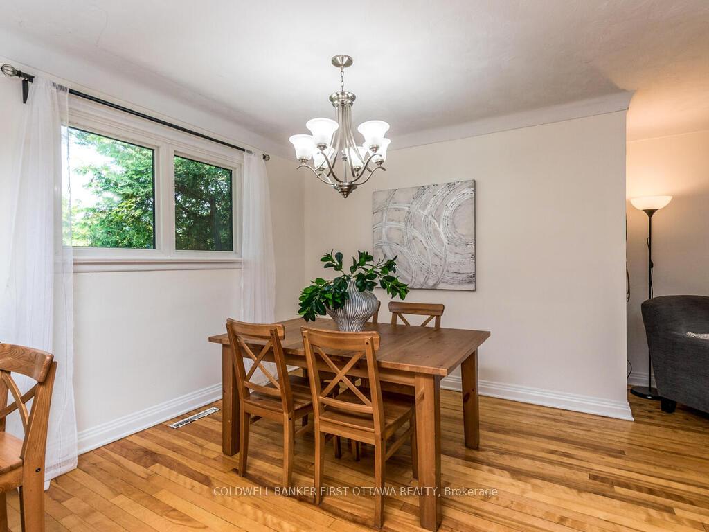 Photo 12 of 18 Sutton Place, Ottawa, City View/Skyline/Fisher Heights/Parkwood Hills — HOMEH