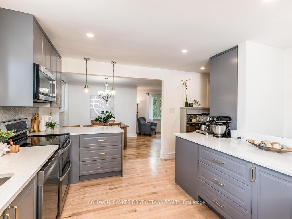 Photo 16 of 18 Sutton Place, Ottawa, City View/Skyline/Fisher Heights/Parkwood Hills — HOMEH