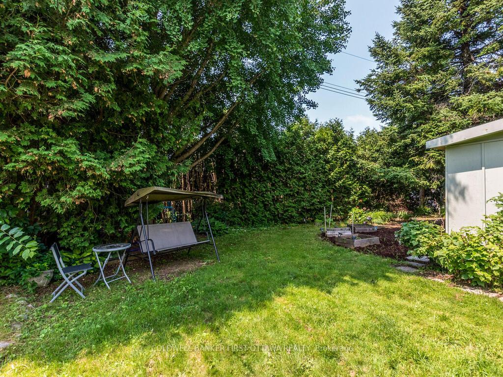 Photo 31 of 18 Sutton Place, Ottawa, City View/Skyline/Fisher Heights/Parkwood Hills — HOMEH