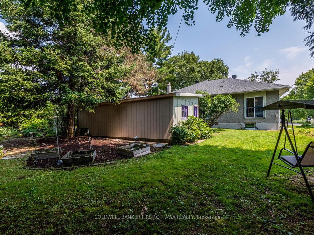 Photo 35 of 18 Sutton Place, Ottawa, City View/Skyline/Fisher Heights/Parkwood Hills — HOMEH