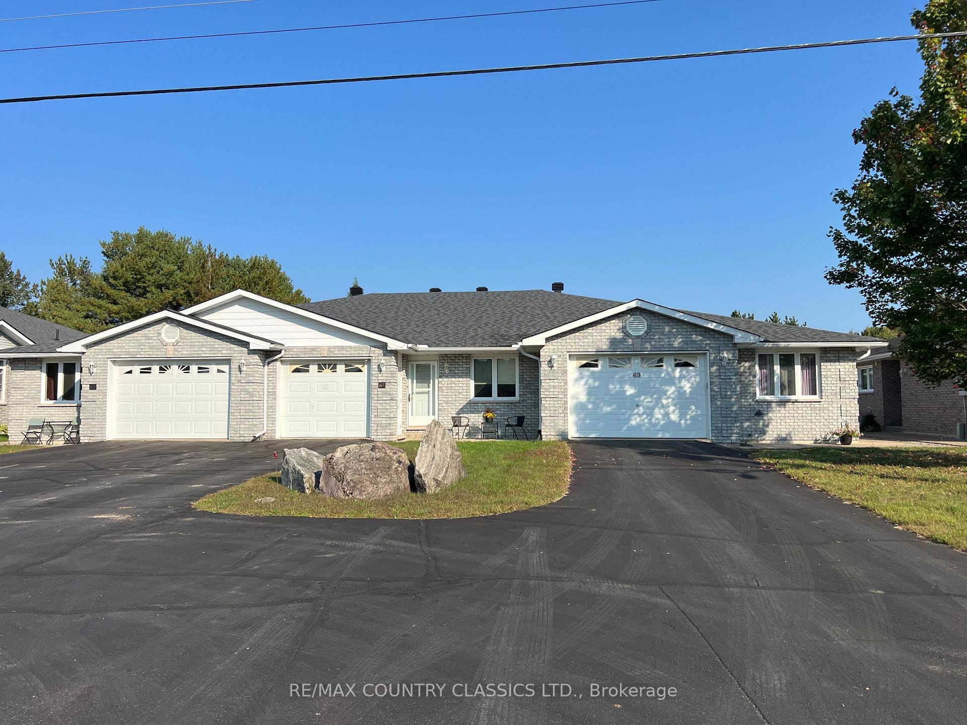 Photo 1 of Unit 8, 67 Fairway Boulevard S, Bancroft, Bancroft Ward — HOMEH