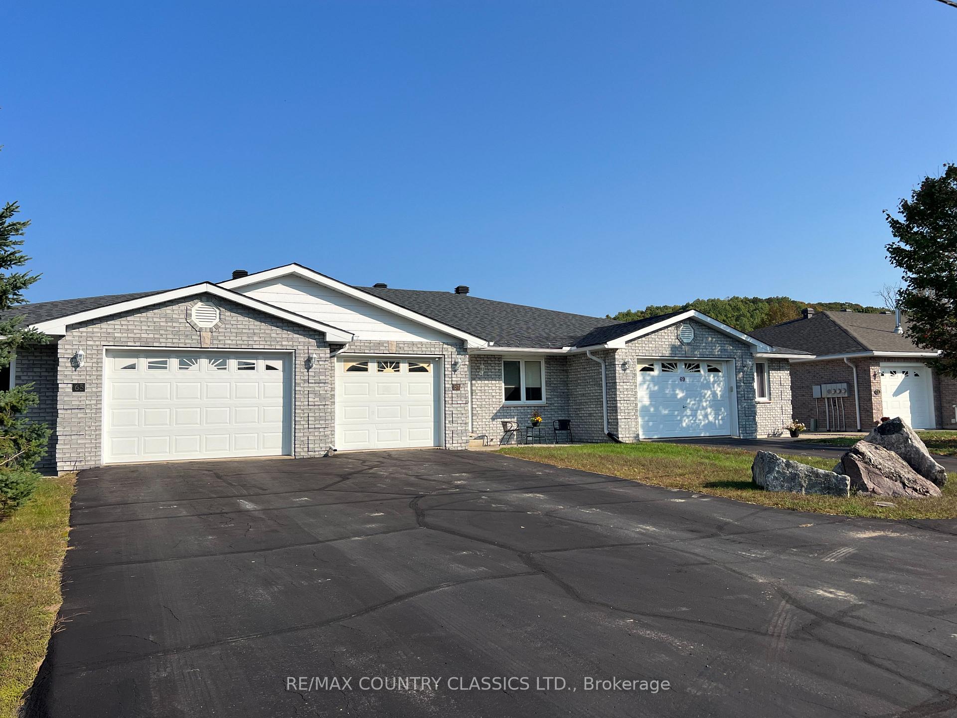Photo 2 of Unit 8, 67 Fairway Boulevard S, Bancroft, Bancroft Ward — HOMEH
