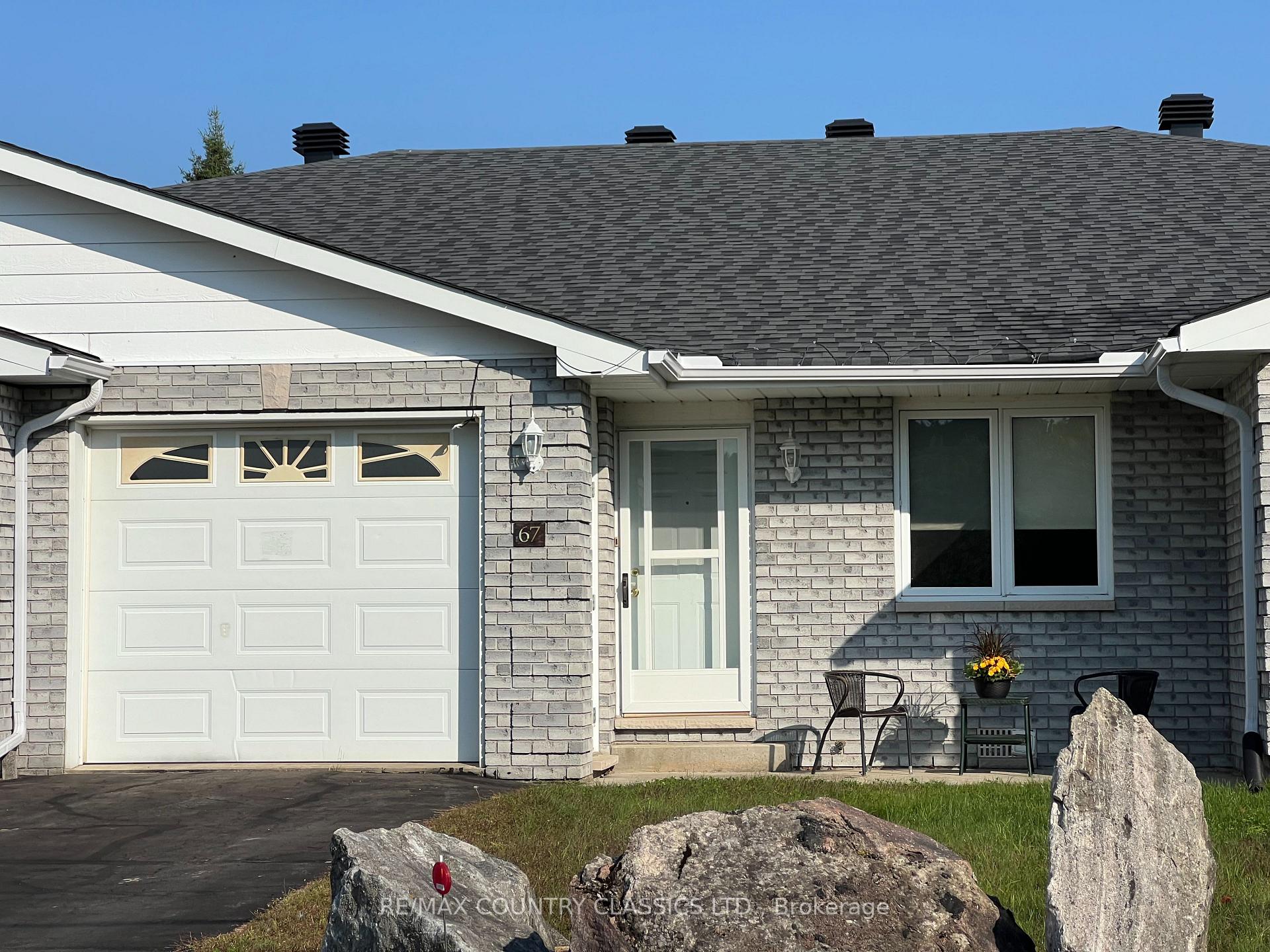 Photo 4 of Unit 8, 67 Fairway Boulevard S, Bancroft, Bancroft Ward — HOMEH