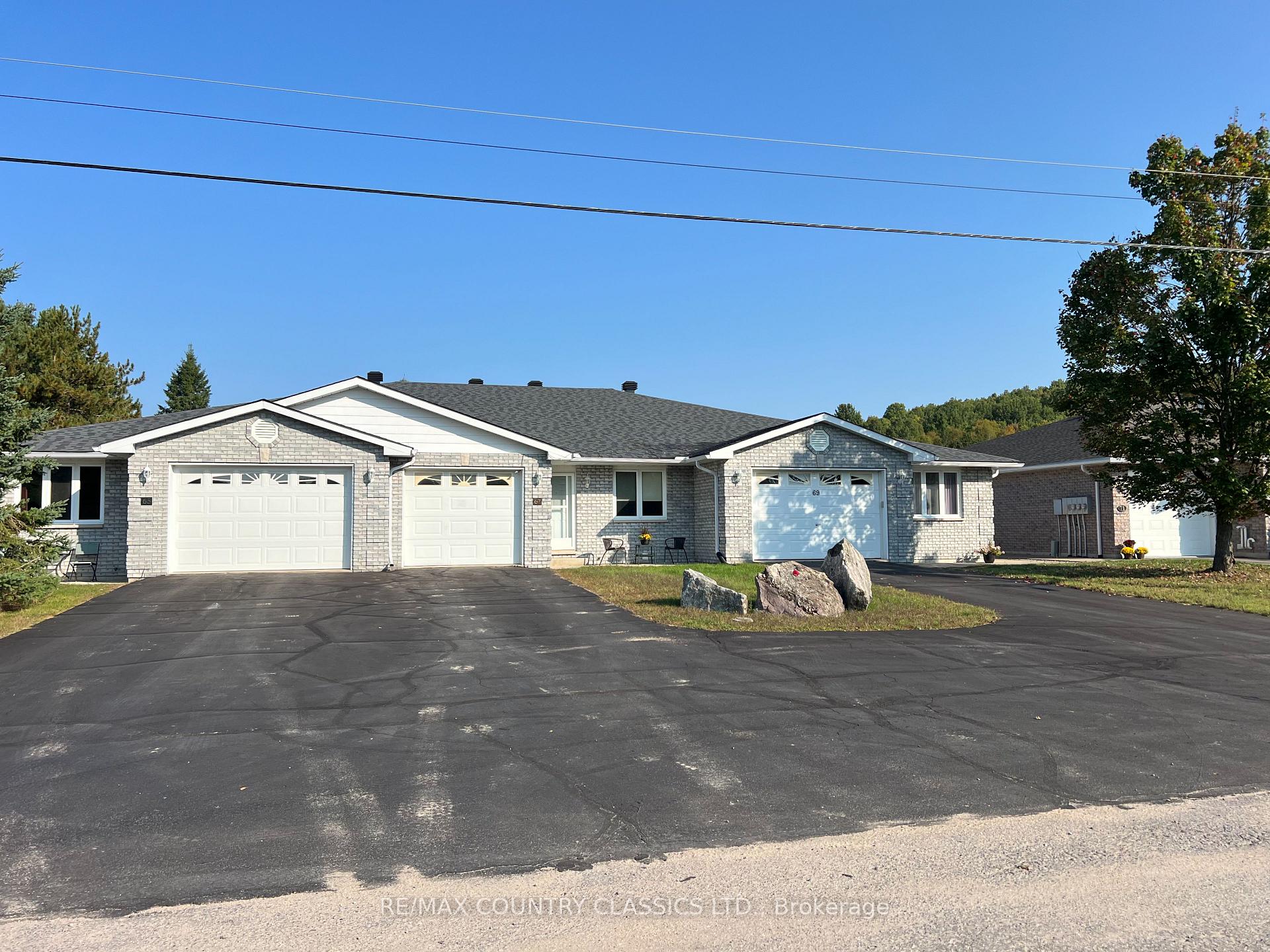 Photo 6 of Unit 8, 67 Fairway Boulevard S, Bancroft, Bancroft Ward — HOMEH