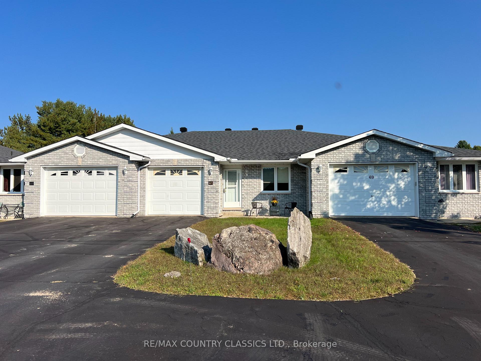 Photo 10 of Unit 8, 67 Fairway Boulevard S, Bancroft, Bancroft Ward — HOMEH