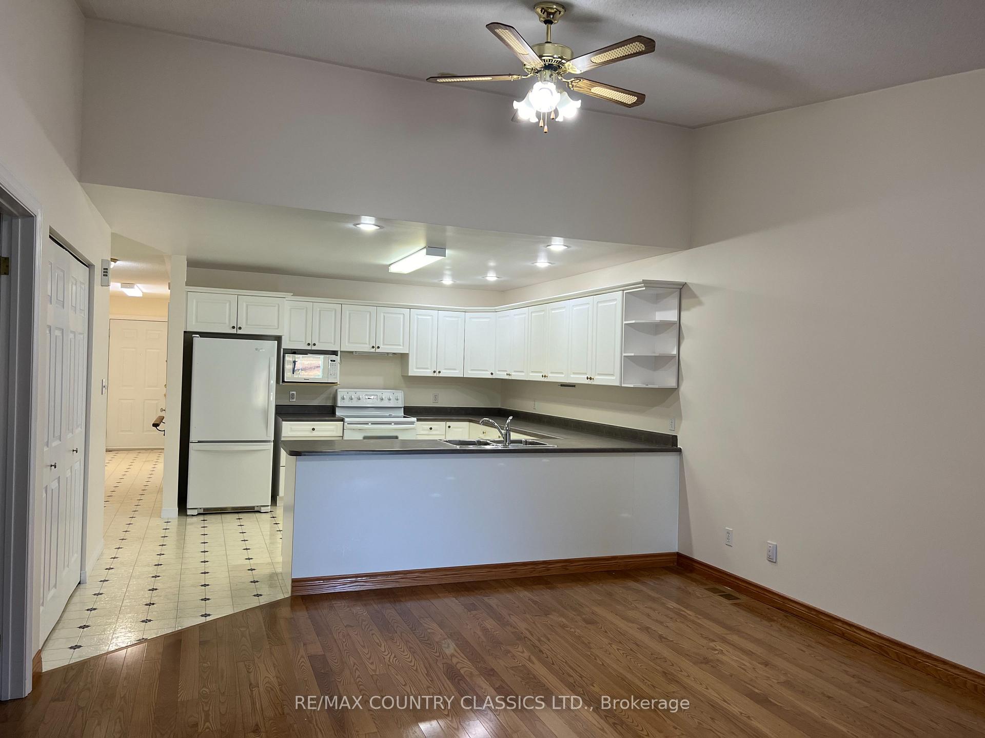 Photo 12 of Unit 8, 67 Fairway Boulevard S, Bancroft, Bancroft Ward — HOMEH