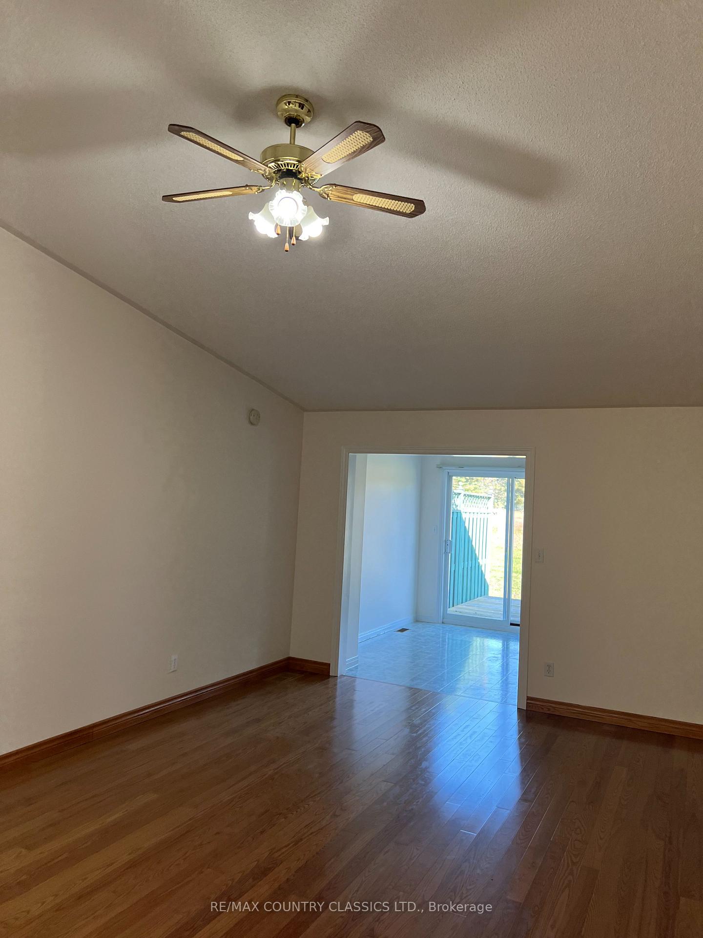 Photo 18 of Unit 8, 67 Fairway Boulevard S, Bancroft, Bancroft Ward — HOMEH