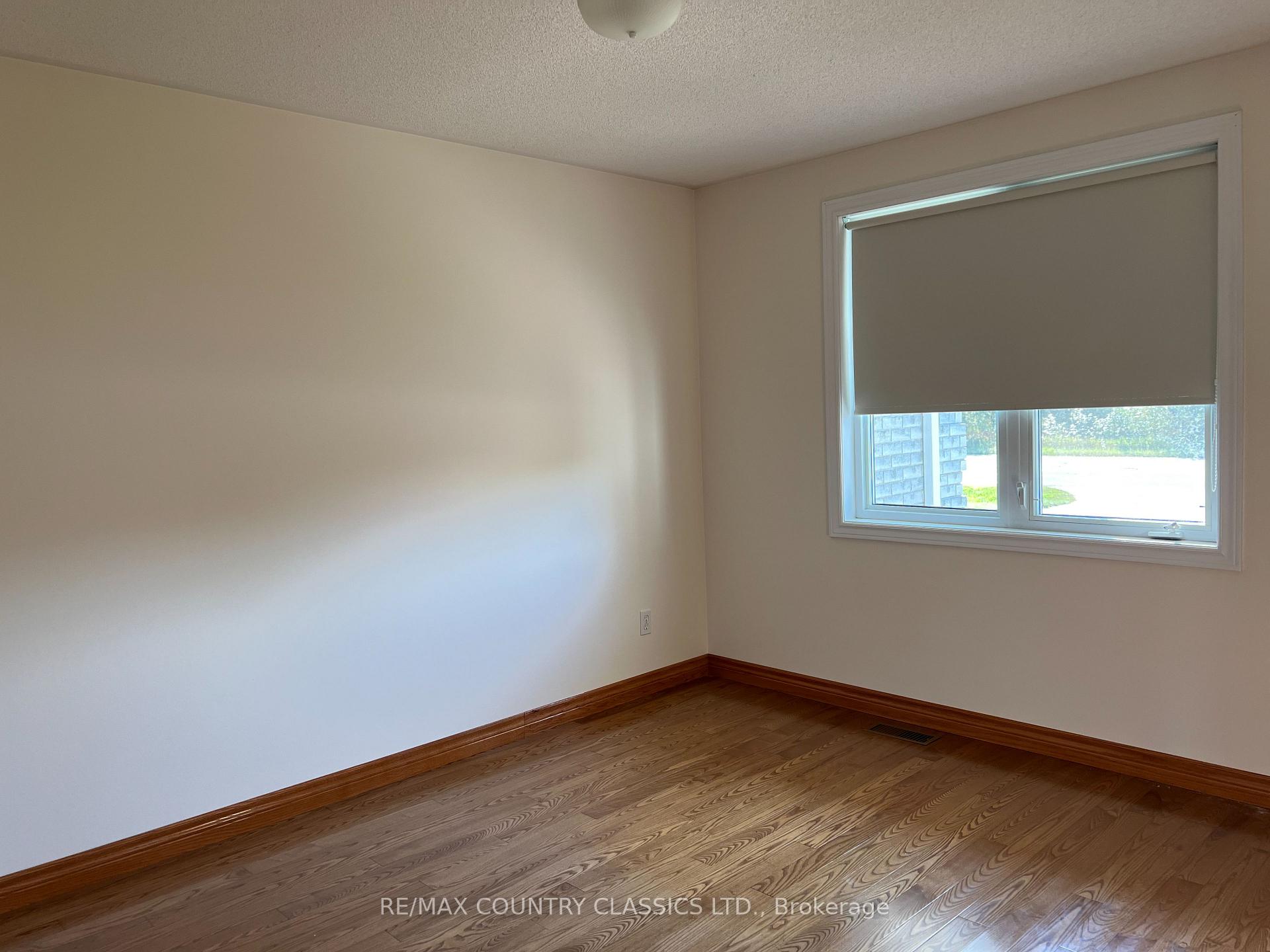Photo 24 of Unit 8, 67 Fairway Boulevard S, Bancroft, Bancroft Ward — HOMEH