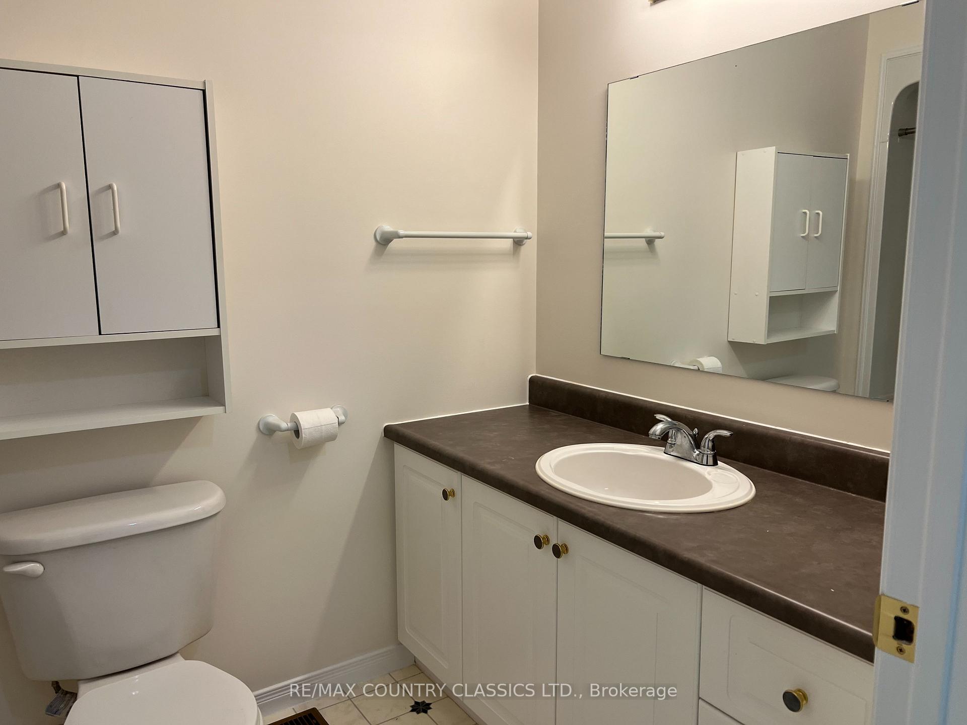 Photo 25 of Unit 8, 67 Fairway Boulevard S, Bancroft, Bancroft Ward — HOMEH