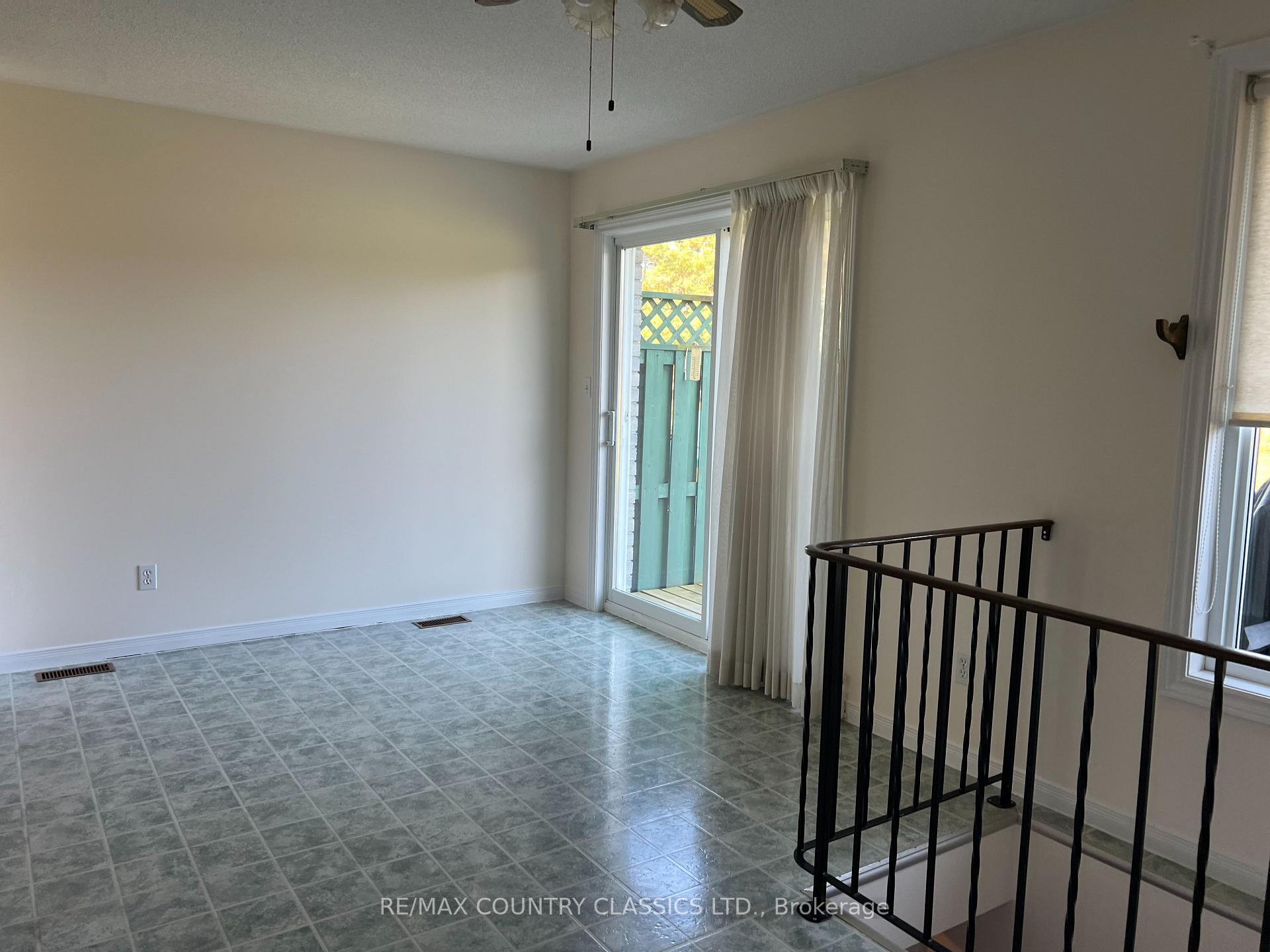 Photo 27 of Unit 8, 67 Fairway Boulevard S, Bancroft, Bancroft Ward — HOMEH