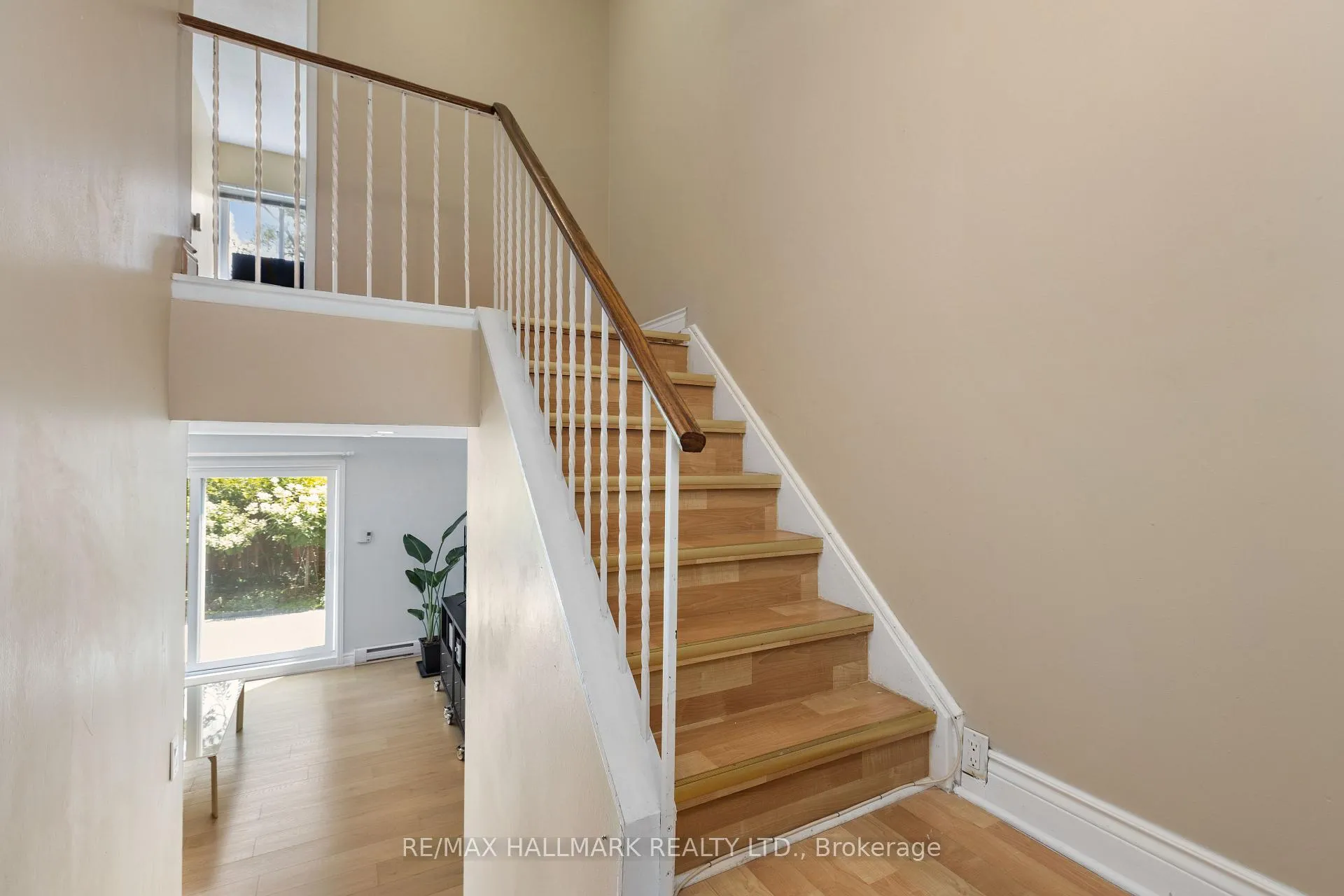 Photo 13 of Unit 130, 3040 Constitution Boulevard, Mississauga, Applewood — HOMEH