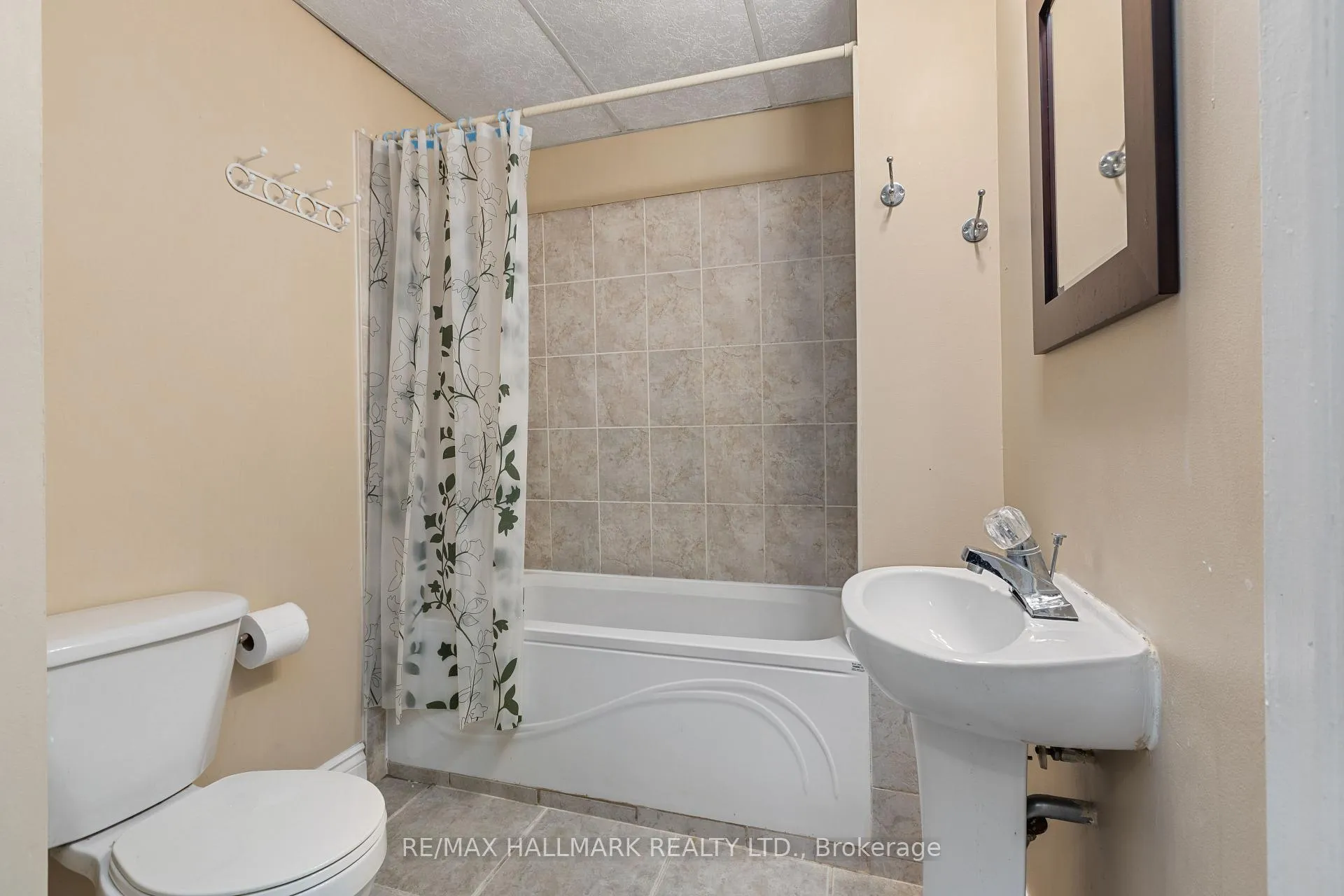 Photo 23 of Unit 130, 3040 Constitution Boulevard, Mississauga, Applewood — HOMEH