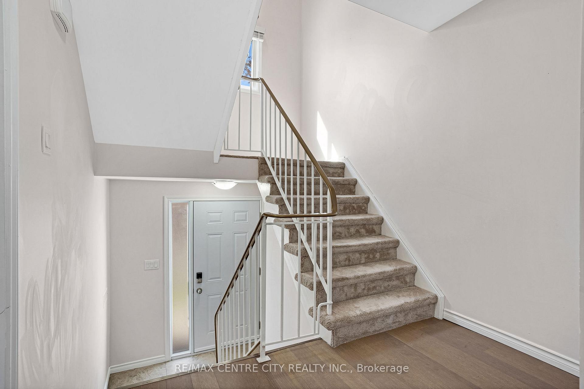 Photo 6 of Unit 27, 281 Bluevale Street N, Waterloo — HOMEH