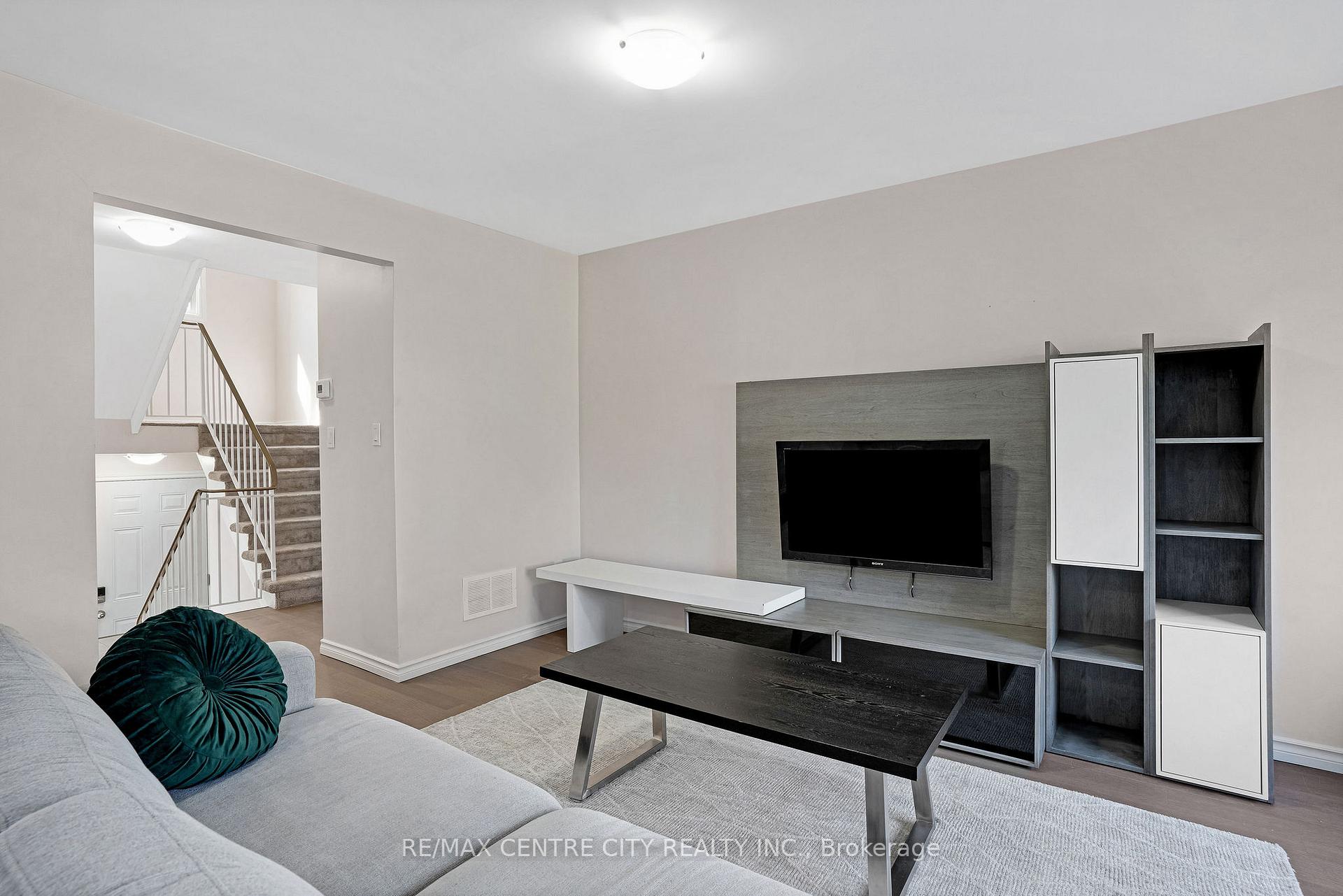 Photo 11 of Unit 27, 281 Bluevale Street N, Waterloo — HOMEH