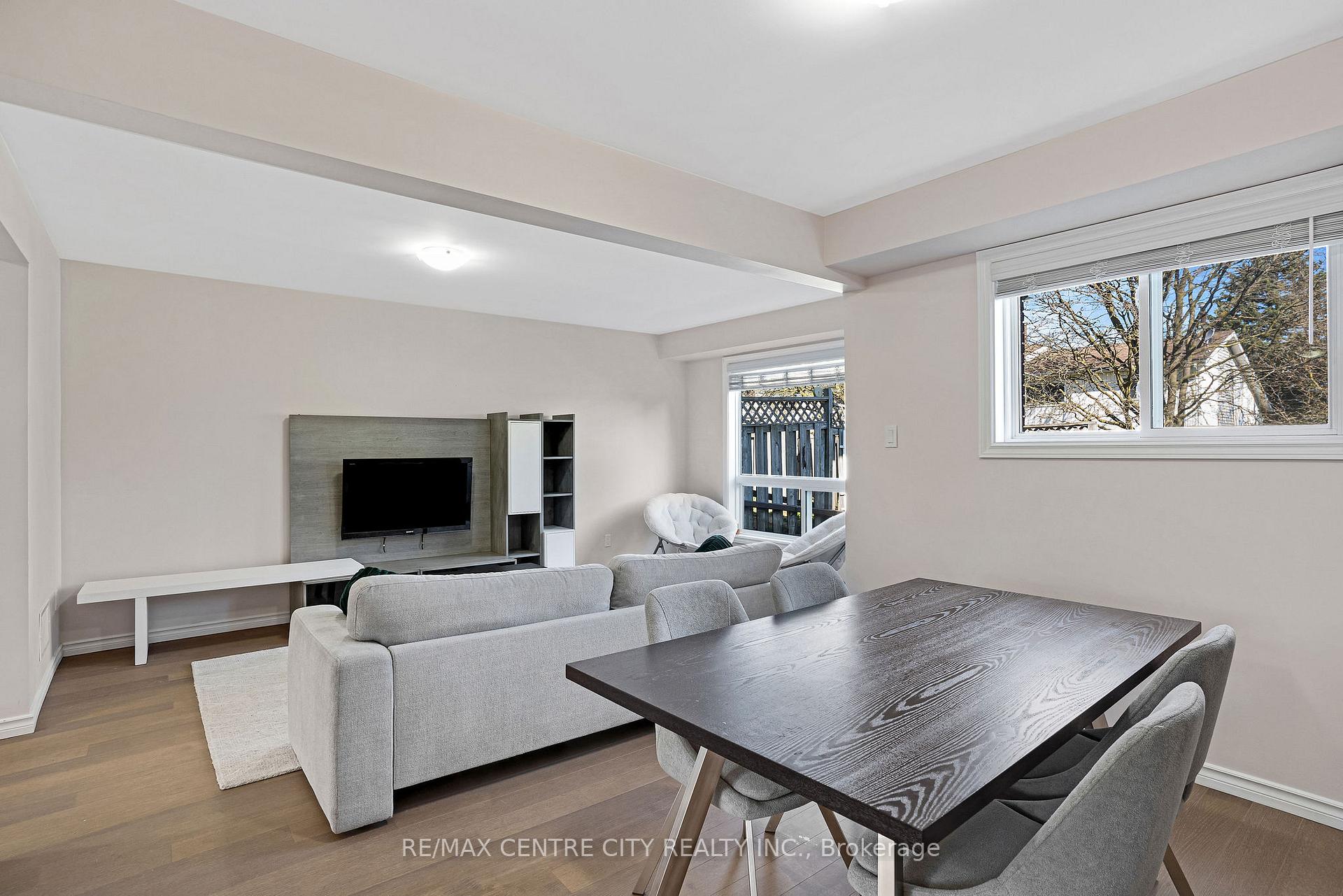 Photo 12 of Unit 27, 281 Bluevale Street N, Waterloo — HOMEH