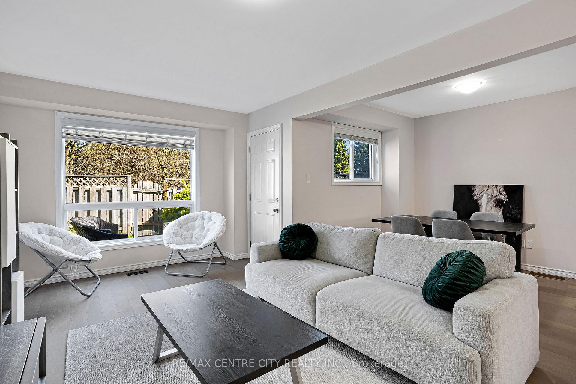 Photo 13 of Unit 27, 281 Bluevale Street N, Waterloo — HOMEH