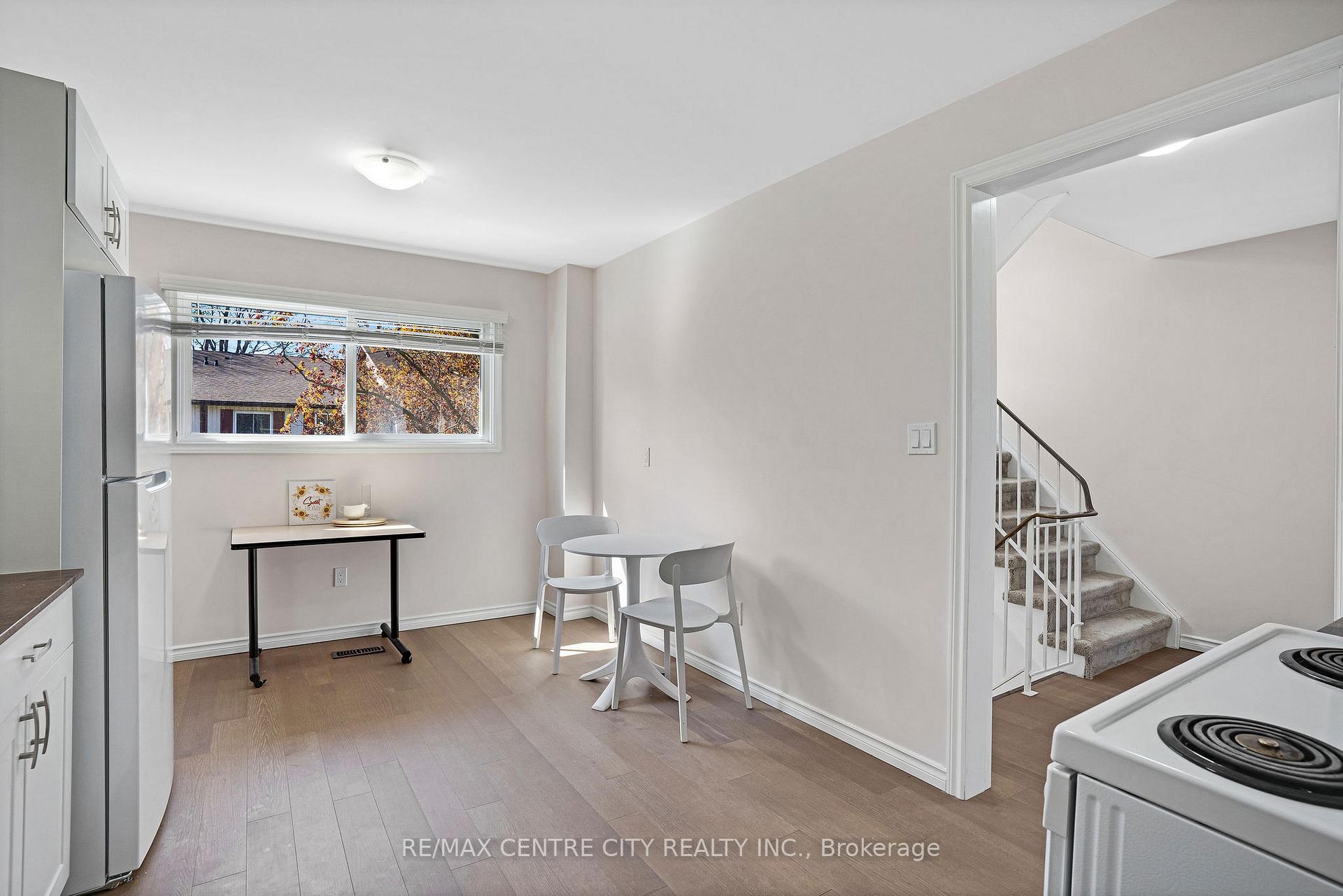 Photo 15 of Unit 27, 281 Bluevale Street N, Waterloo — HOMEH