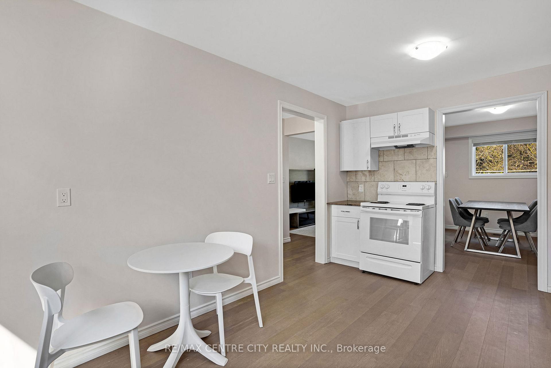 Photo 17 of Unit 27, 281 Bluevale Street N, Waterloo — HOMEH