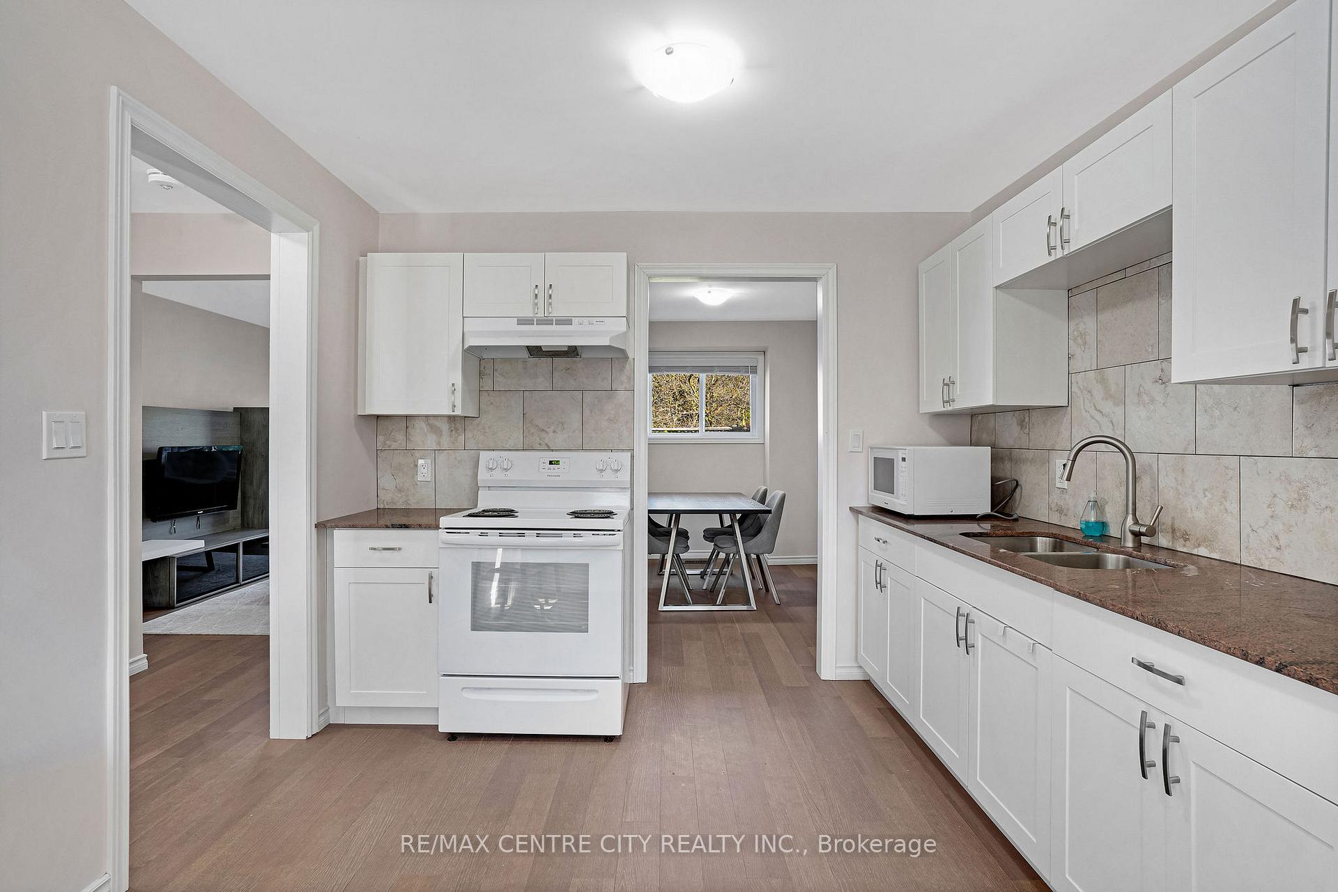 Photo 18 of Unit 27, 281 Bluevale Street N, Waterloo — HOMEH
