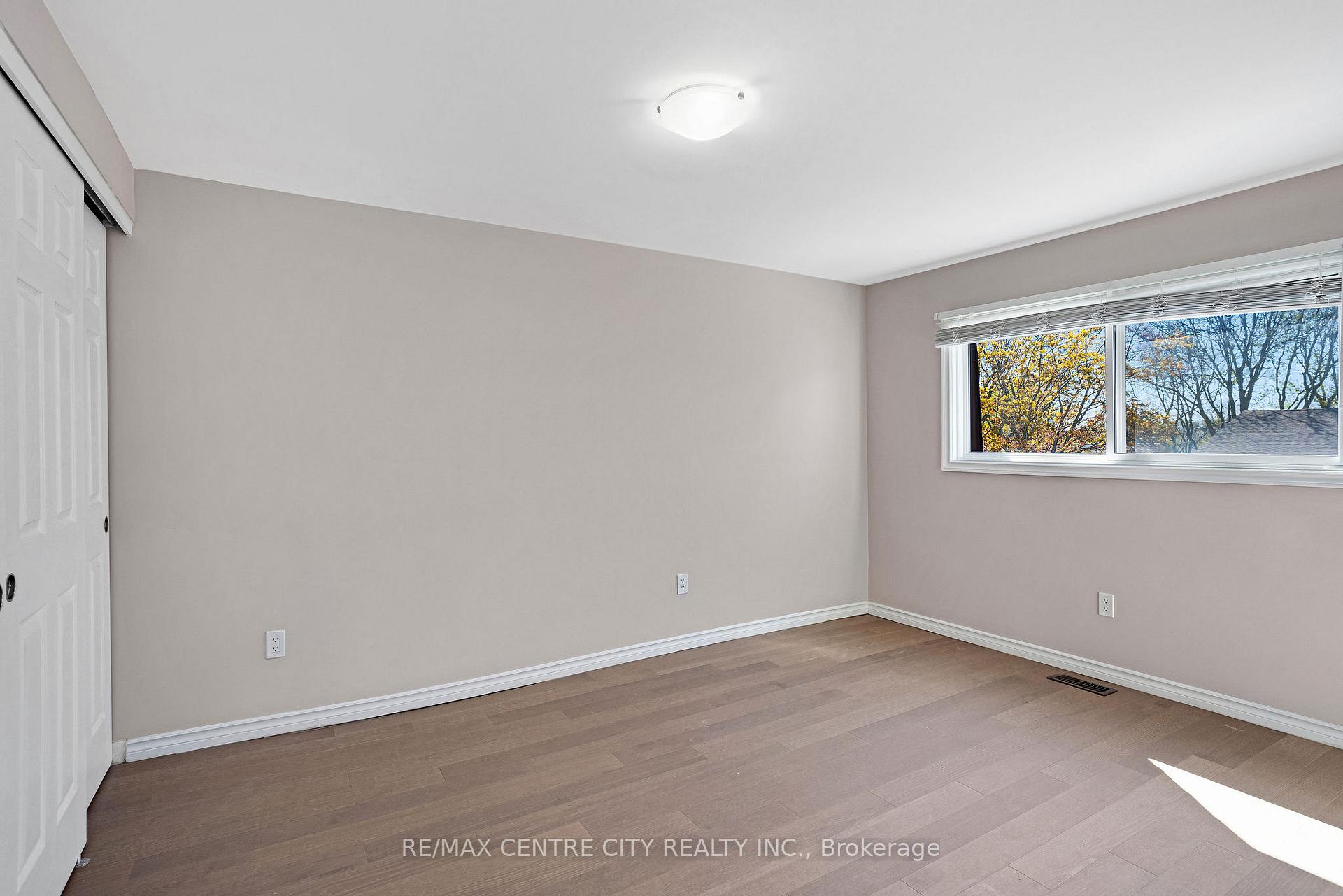 Photo 20 of Unit 27, 281 Bluevale Street N, Waterloo — HOMEH