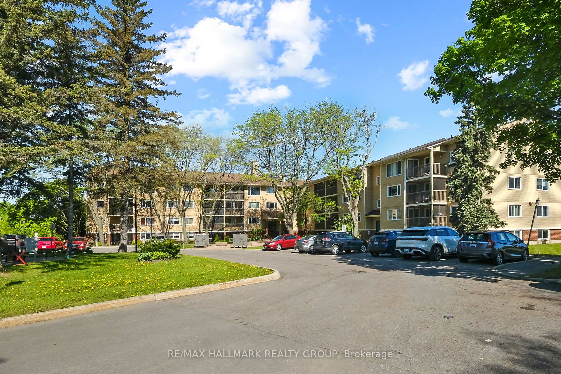 Photo 1 of Unit 402, 6376 Bilberry Drive, Ottawa, Orleans Wood — HOMEH