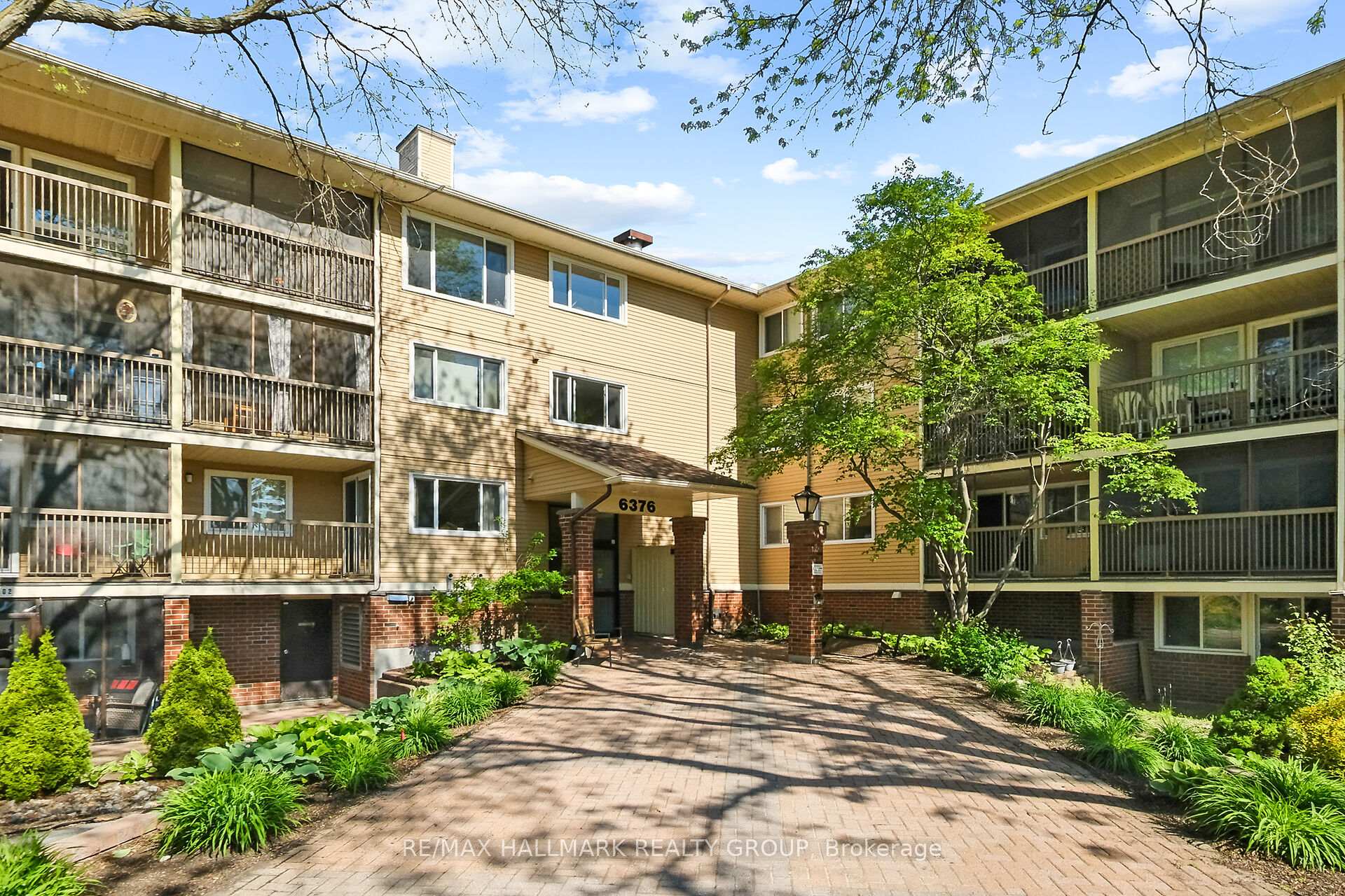 Photo 2 of Unit 402, 6376 Bilberry Drive, Ottawa, Orleans Wood — HOMEH