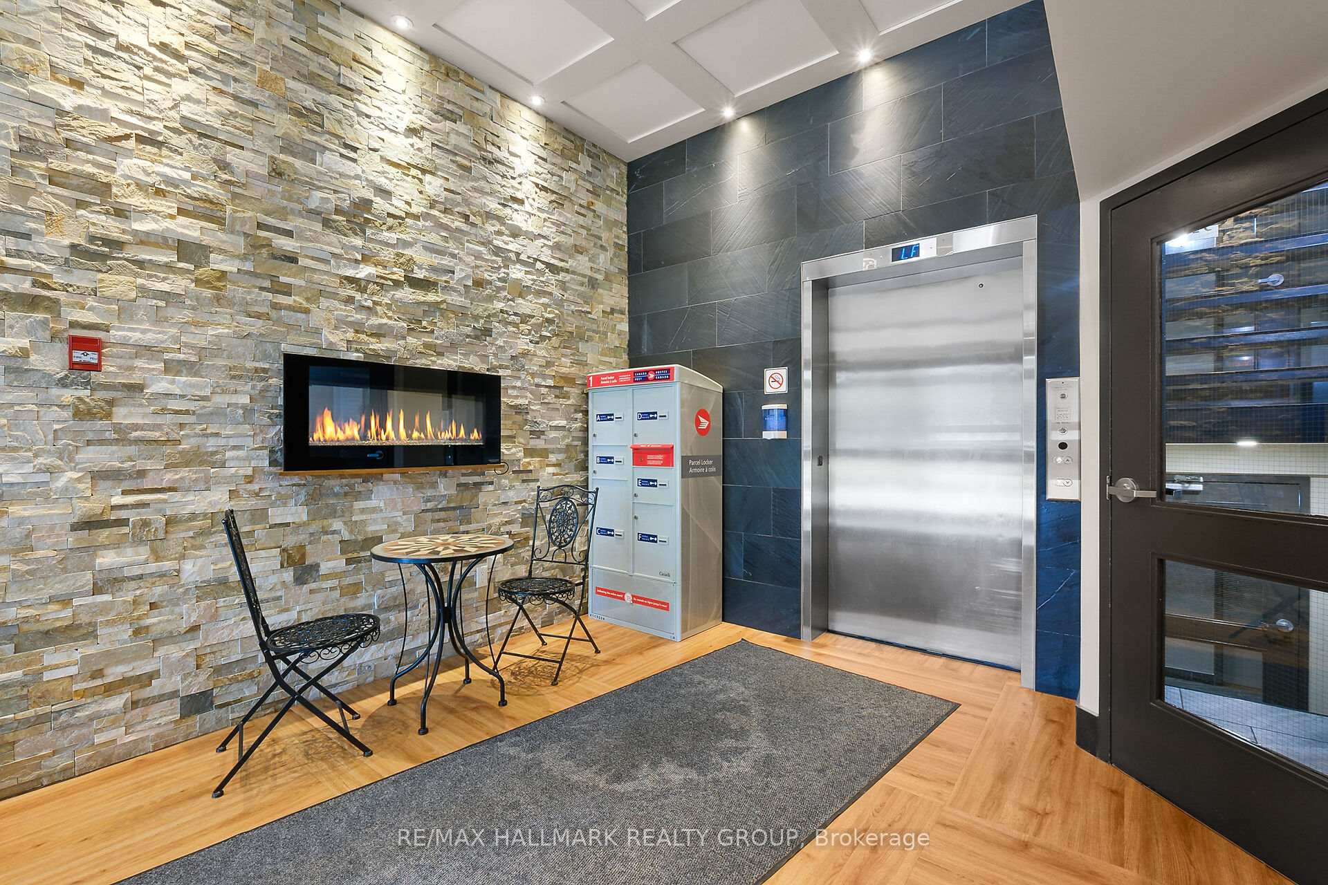 Photo 4 of Unit 402, 6376 Bilberry Drive, Ottawa, Orleans Wood — HOMEH