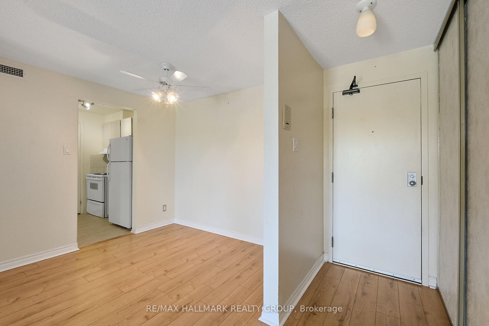 Photo 6 of Unit 402, 6376 Bilberry Drive, Ottawa, Orleans Wood — HOMEH