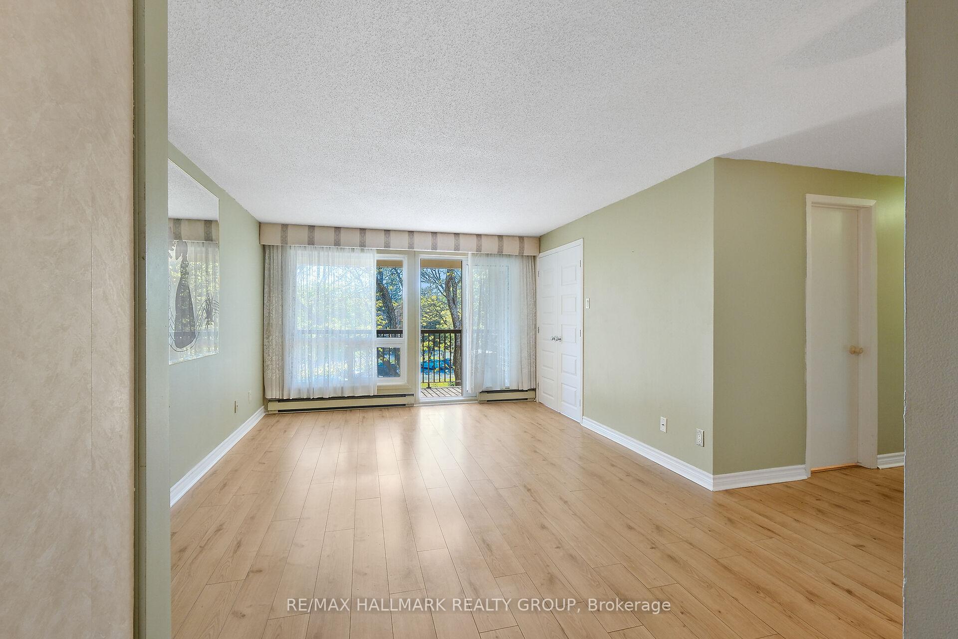 Photo 8 of Unit 402, 6376 Bilberry Drive, Ottawa, Orleans Wood — HOMEH