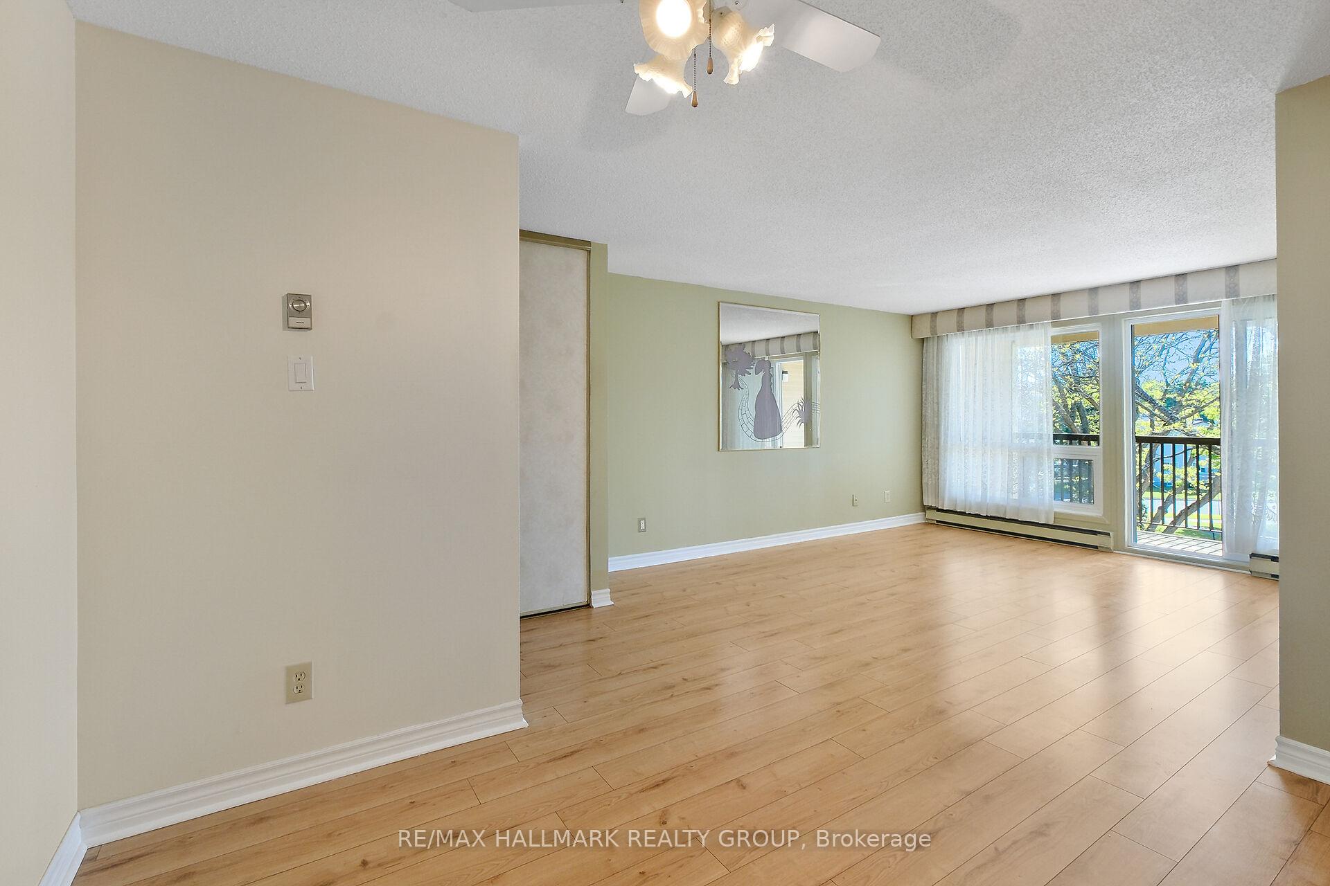 Photo 11 of Unit 402, 6376 Bilberry Drive, Ottawa, Orleans Wood — HOMEH
