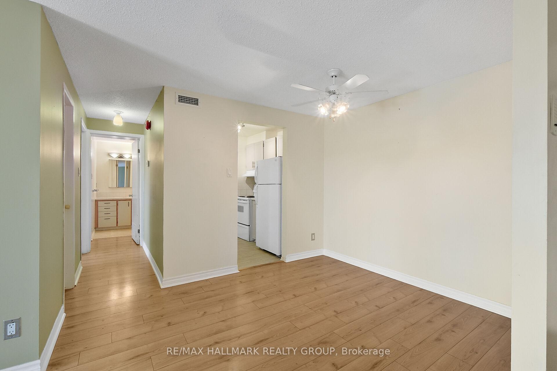 Photo 13 of Unit 402, 6376 Bilberry Drive, Ottawa, Orleans Wood — HOMEH