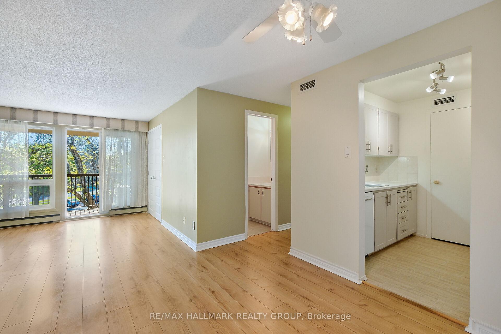 Photo 14 of Unit 402, 6376 Bilberry Drive, Ottawa, Orleans Wood — HOMEH
